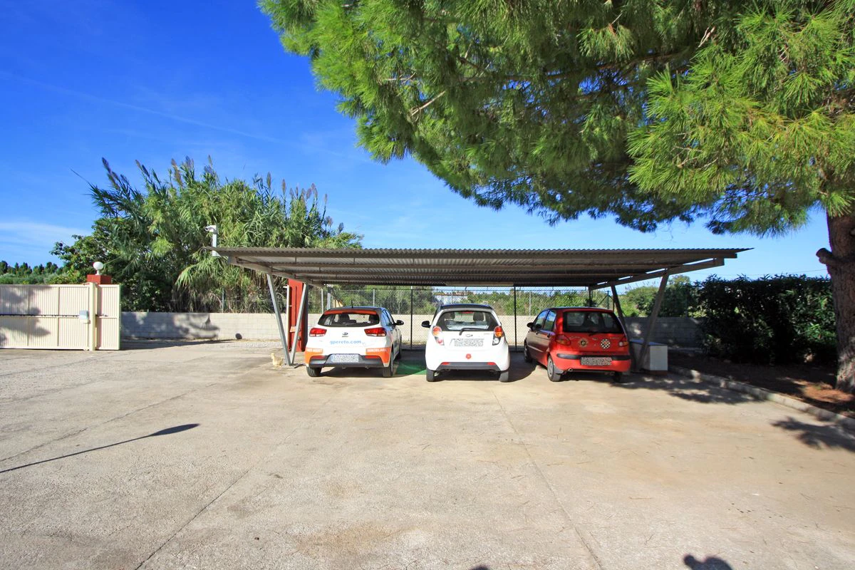 Finca-Villa of 11.310 m2 at 400 m from the beach