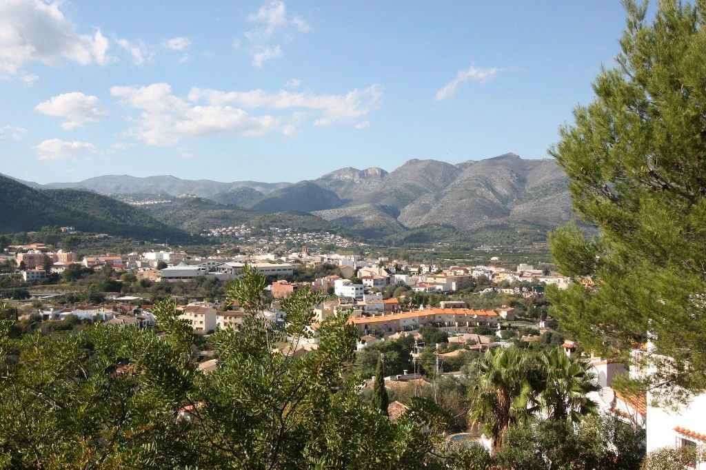 Parcela de 1.000 m2 en Orba dentro del pueblo