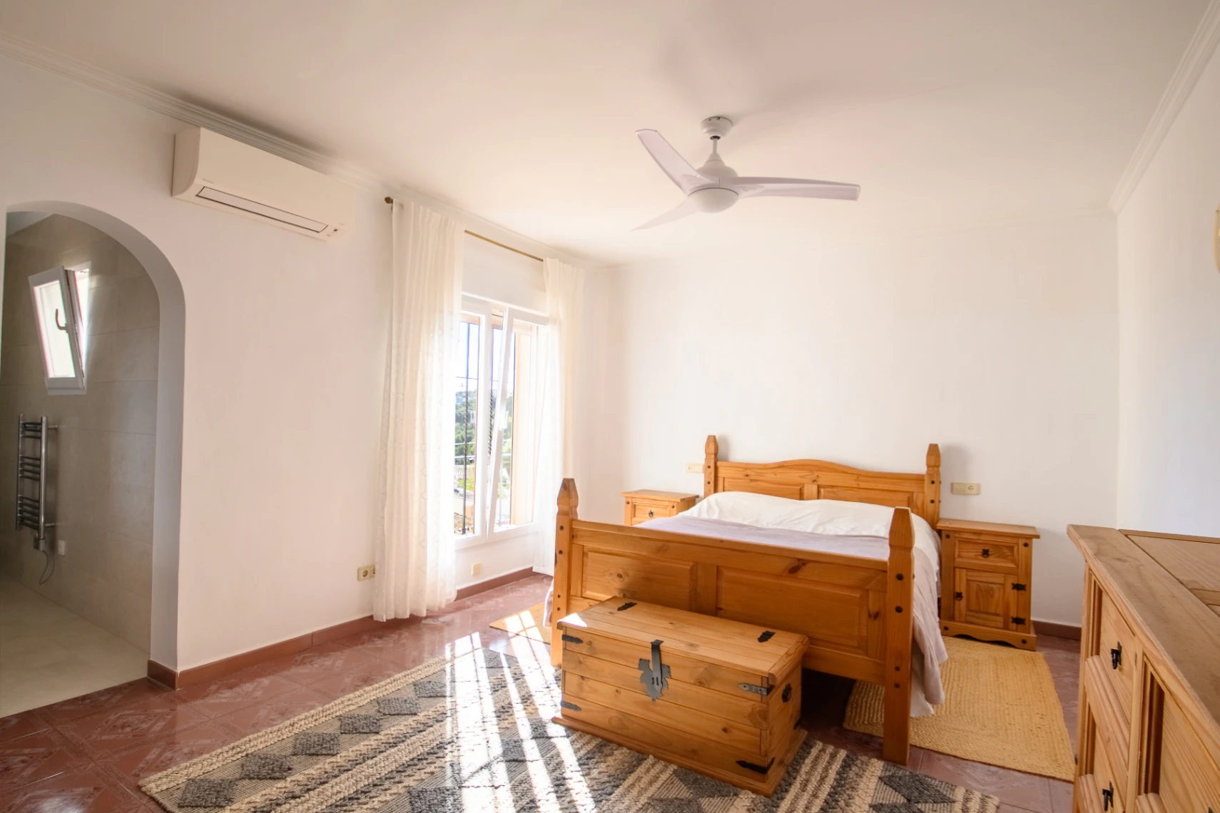 Stunning 5-Bedroom Villa for Sale in Jávea Old Town