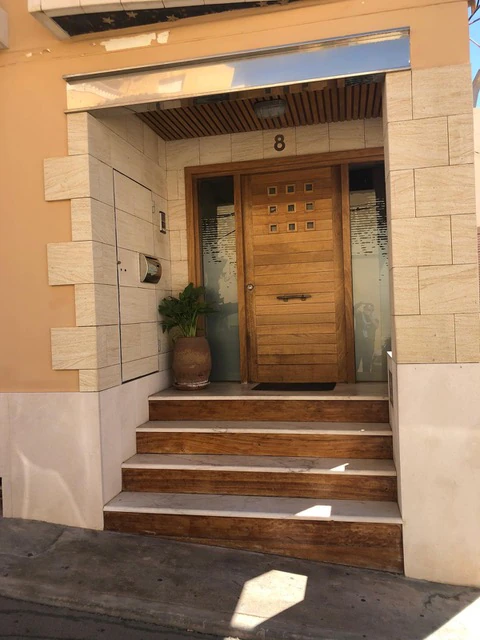 Prachtig herenhuis met uitzicht op zee te koop in de haven van Javea