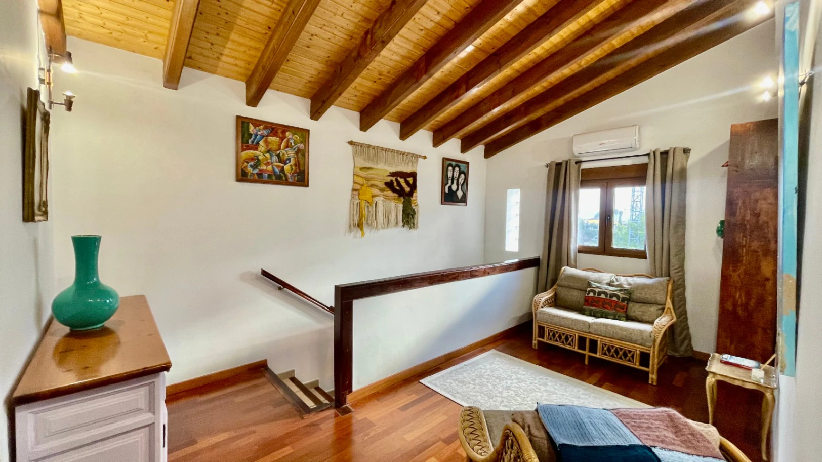 Villa for sale in Alcalali: Main house 4 bed, separate 2 bed casita