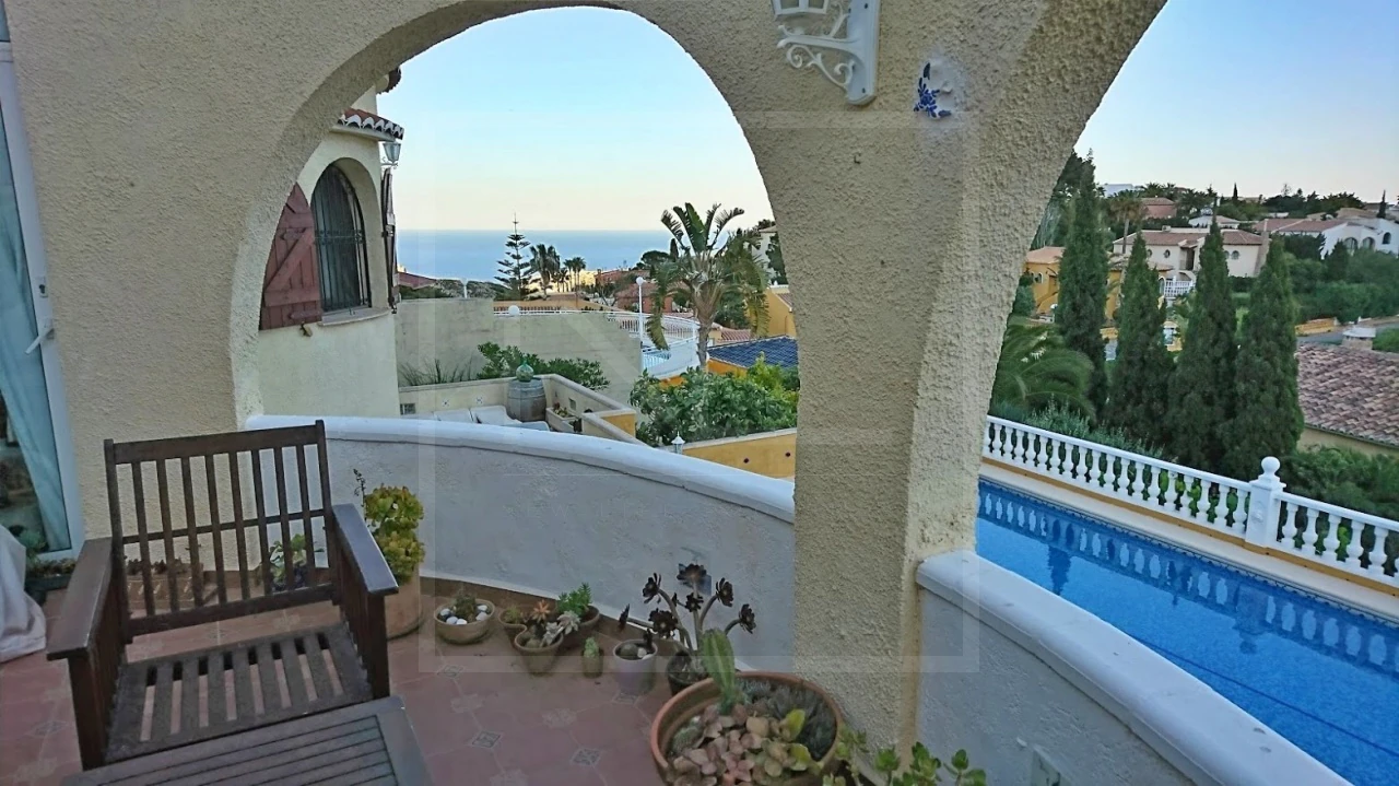 5 bedroom, 3 bathroom villa For Sale in Benitachell