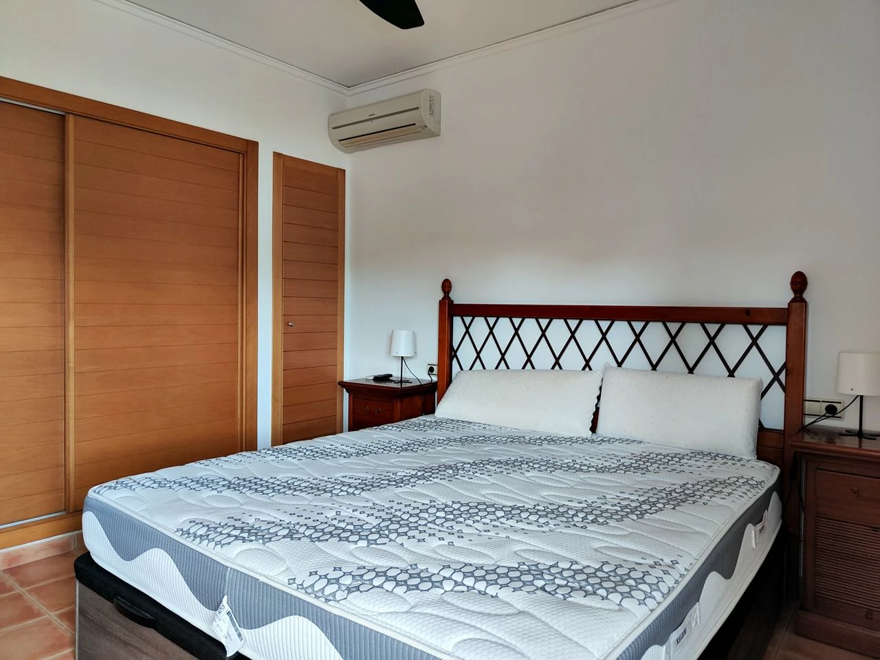 CHALET IN LAS ROTAS