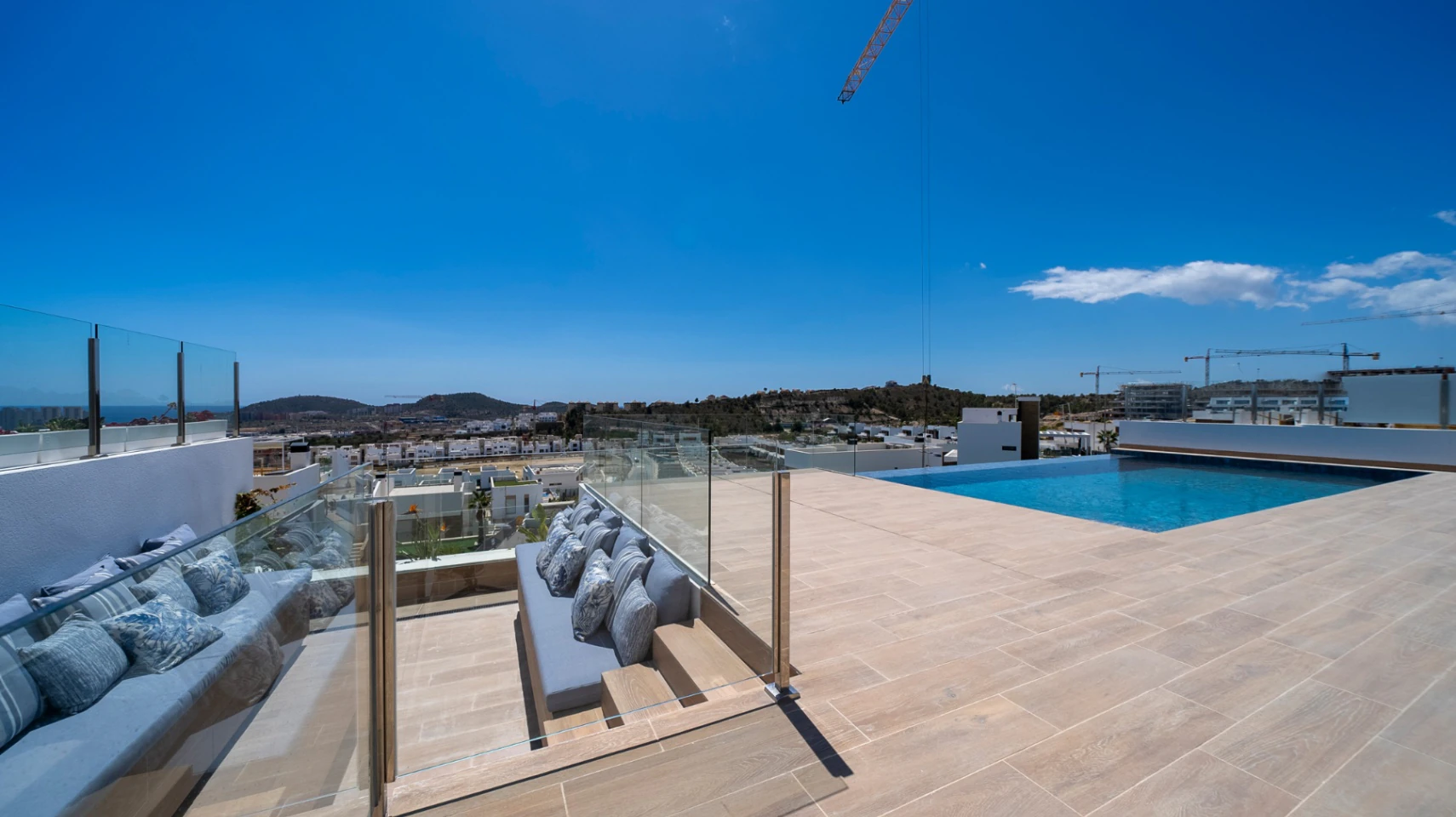 Luxuriöse Villa mit 4 Schlafzimmern und Panoramablick auf das Meer in Finestrat