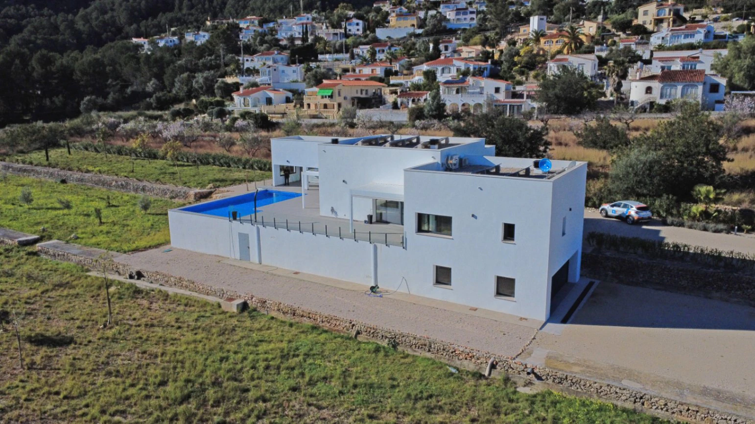 Moderne Villa zu verkaufen in Orba mit Meerblick