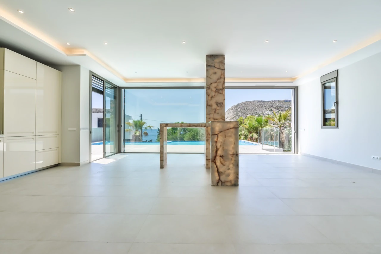 6 Schlafzimmer, 6 Badezimmer Villa zum Verkauf in Calpe