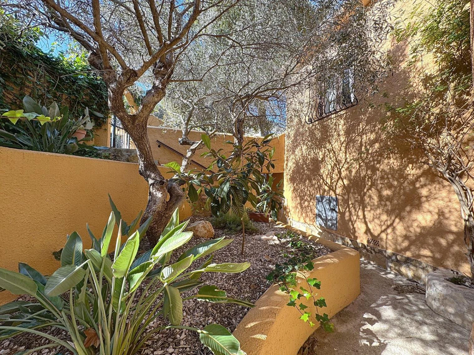 Cumbre del Sol villa with private pool and sea views