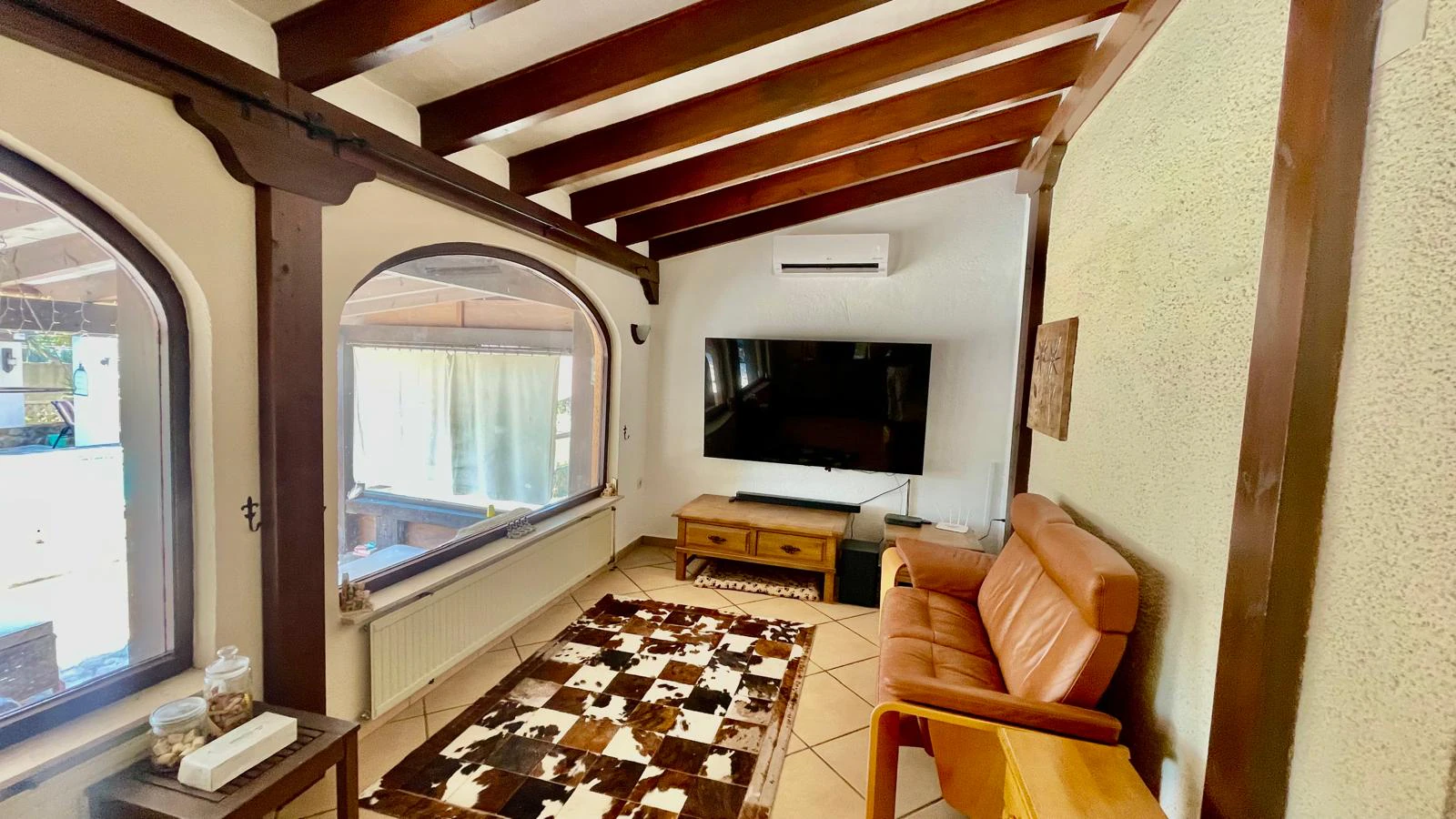 Villa for sale in Alcalali: Private, large south-facing plot, walking distance