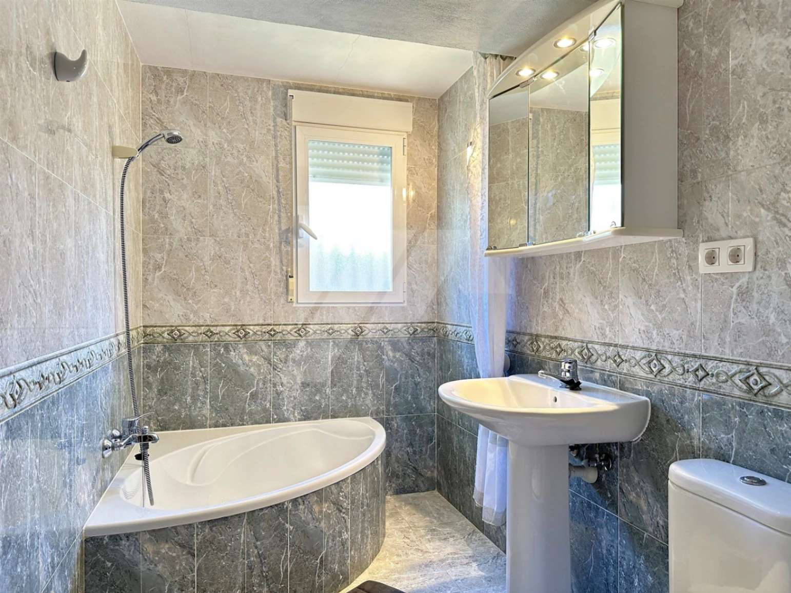 Villa for sale in Benissa, walking distance to Baladrar beach.