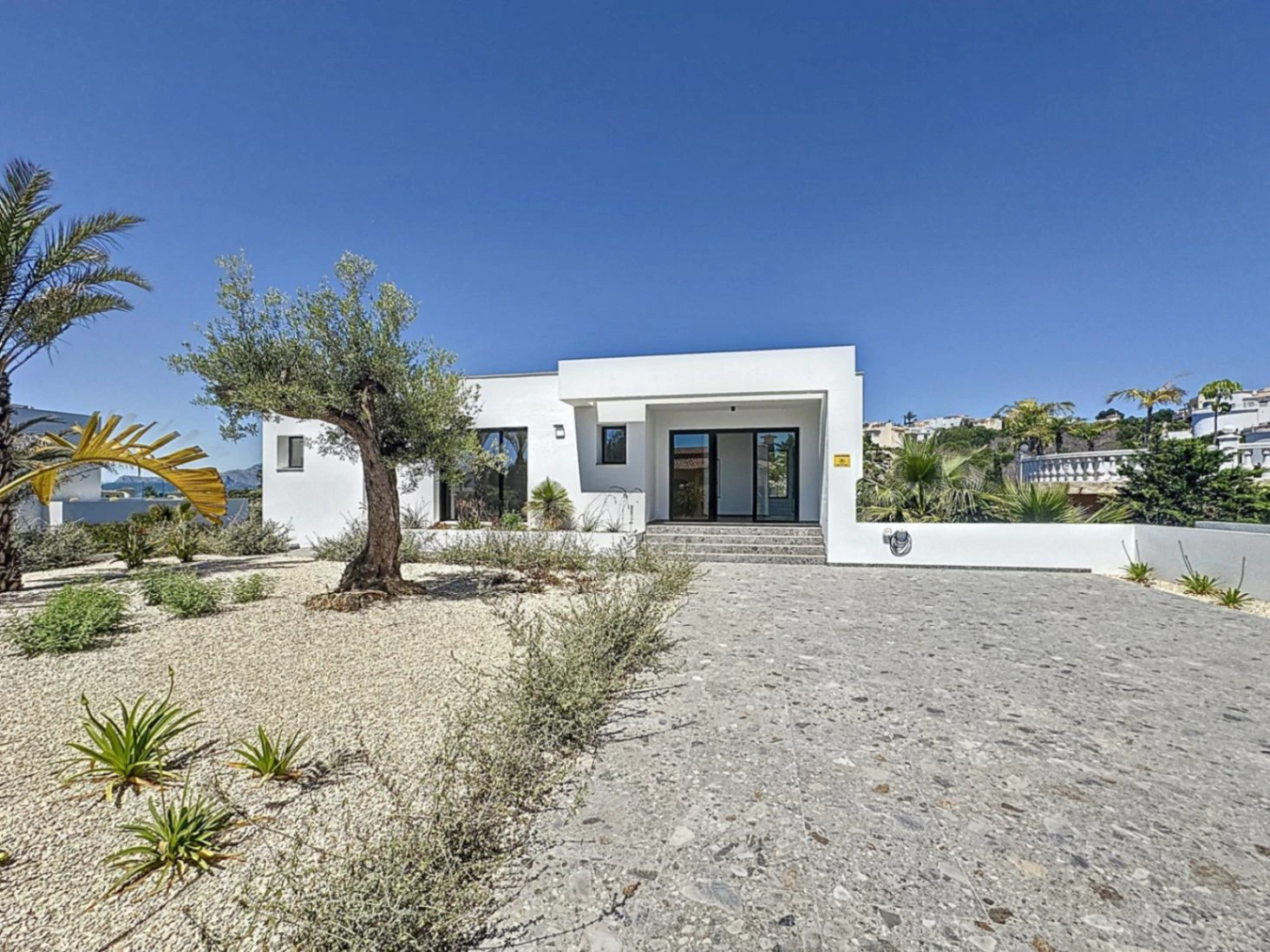 Moderne Villa in Cumbre del Sol mit Meerblick, neu zu beziehen