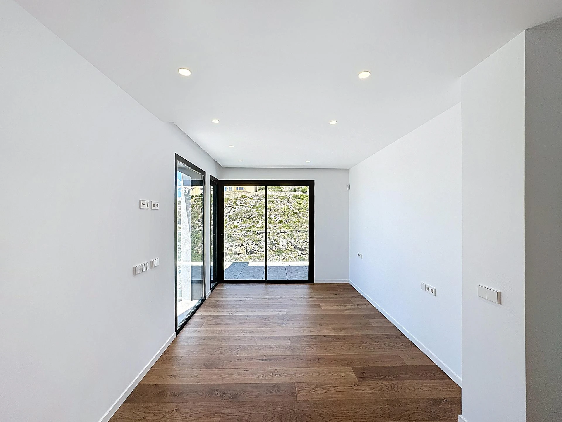 Moderne Villa in Cumbre del Sol mit Meerblick, neu zu beziehen