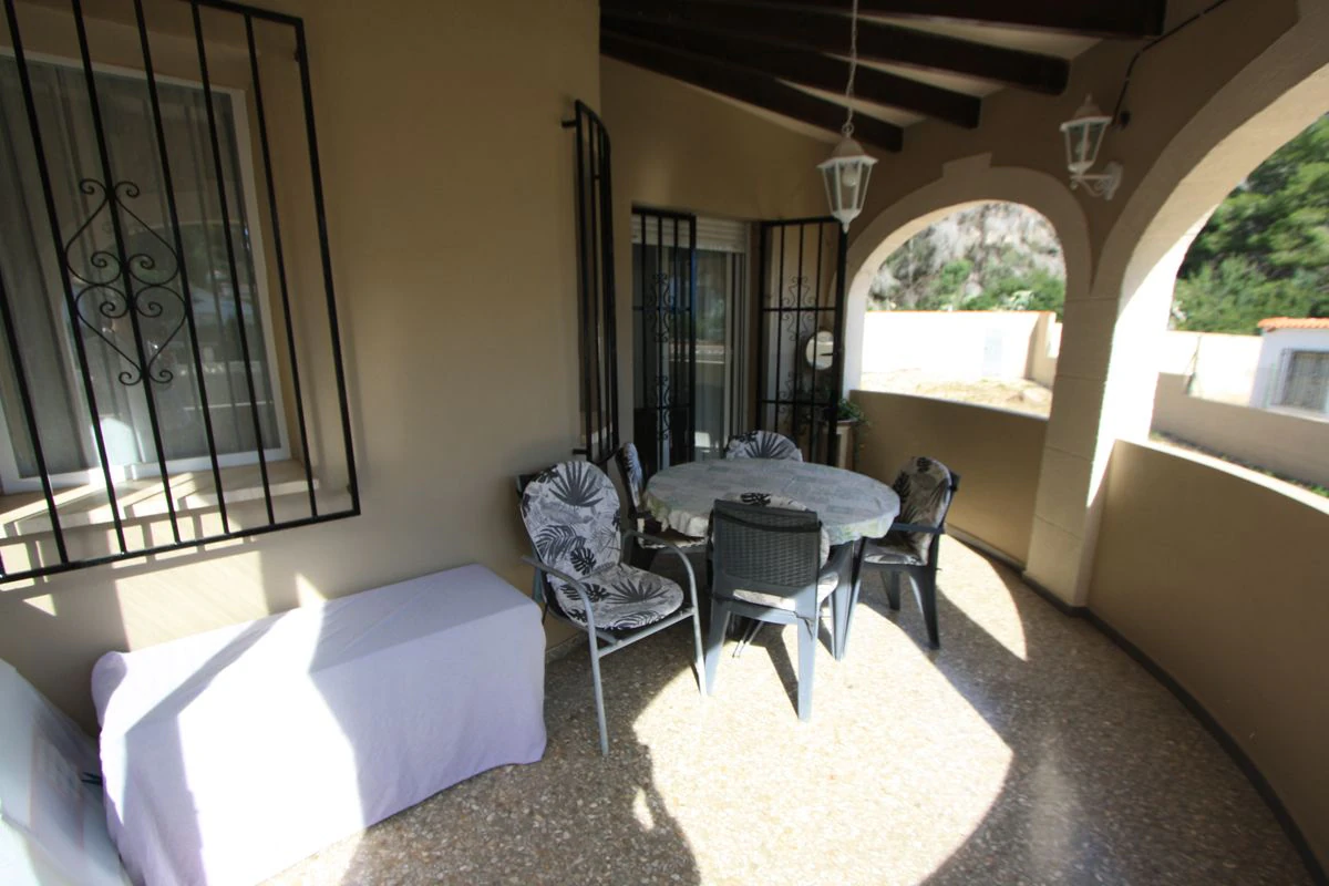 VILLA WITH MOUNTAIN VIEWS IN DÉNIA
