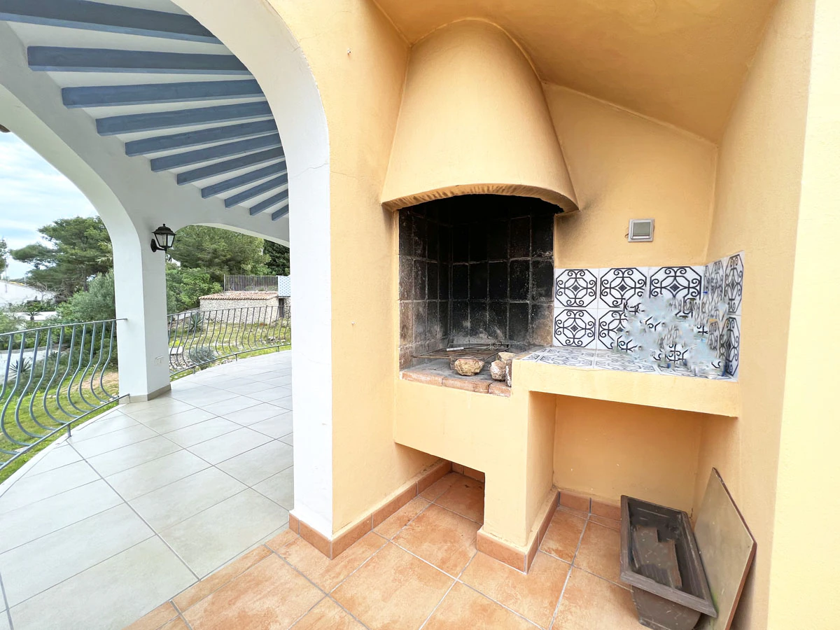Villa in de buurt van het strand met uitzicht op zee in Javea