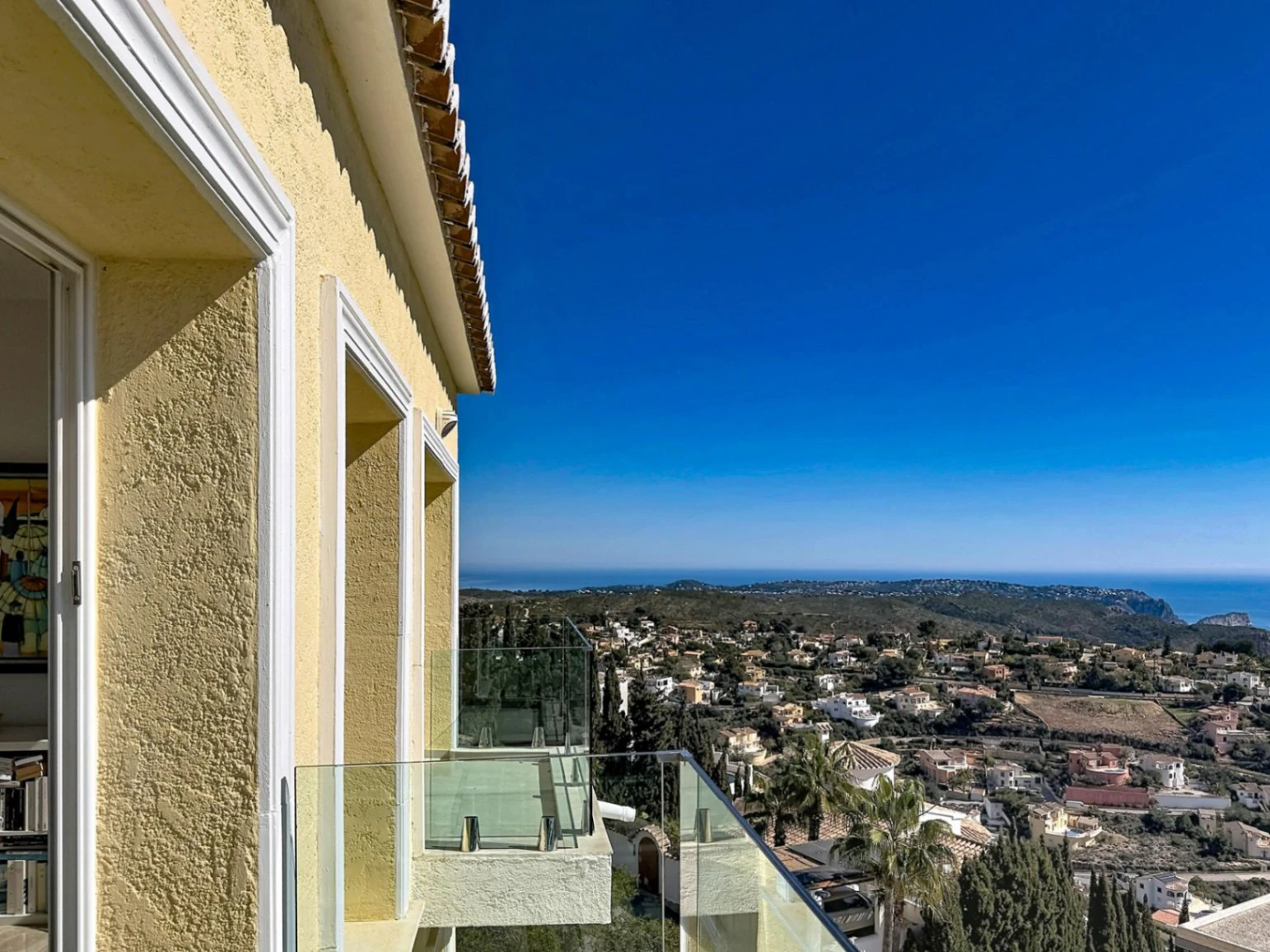 Cumbre del Sol villa renovated with spectacular sea views