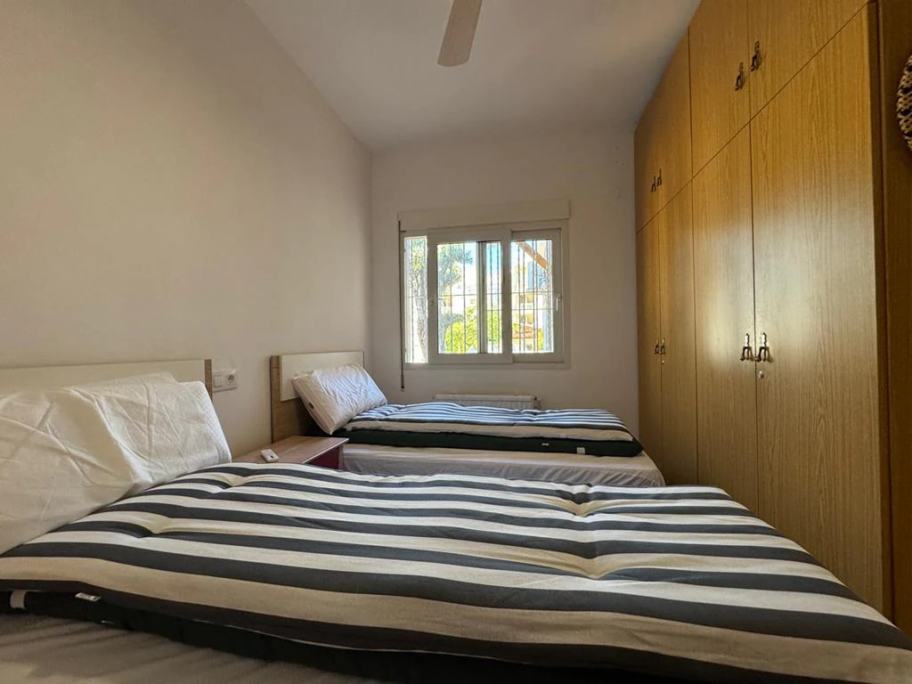 Independent chalet with large plot and private pool in Las Marinas - Dénia