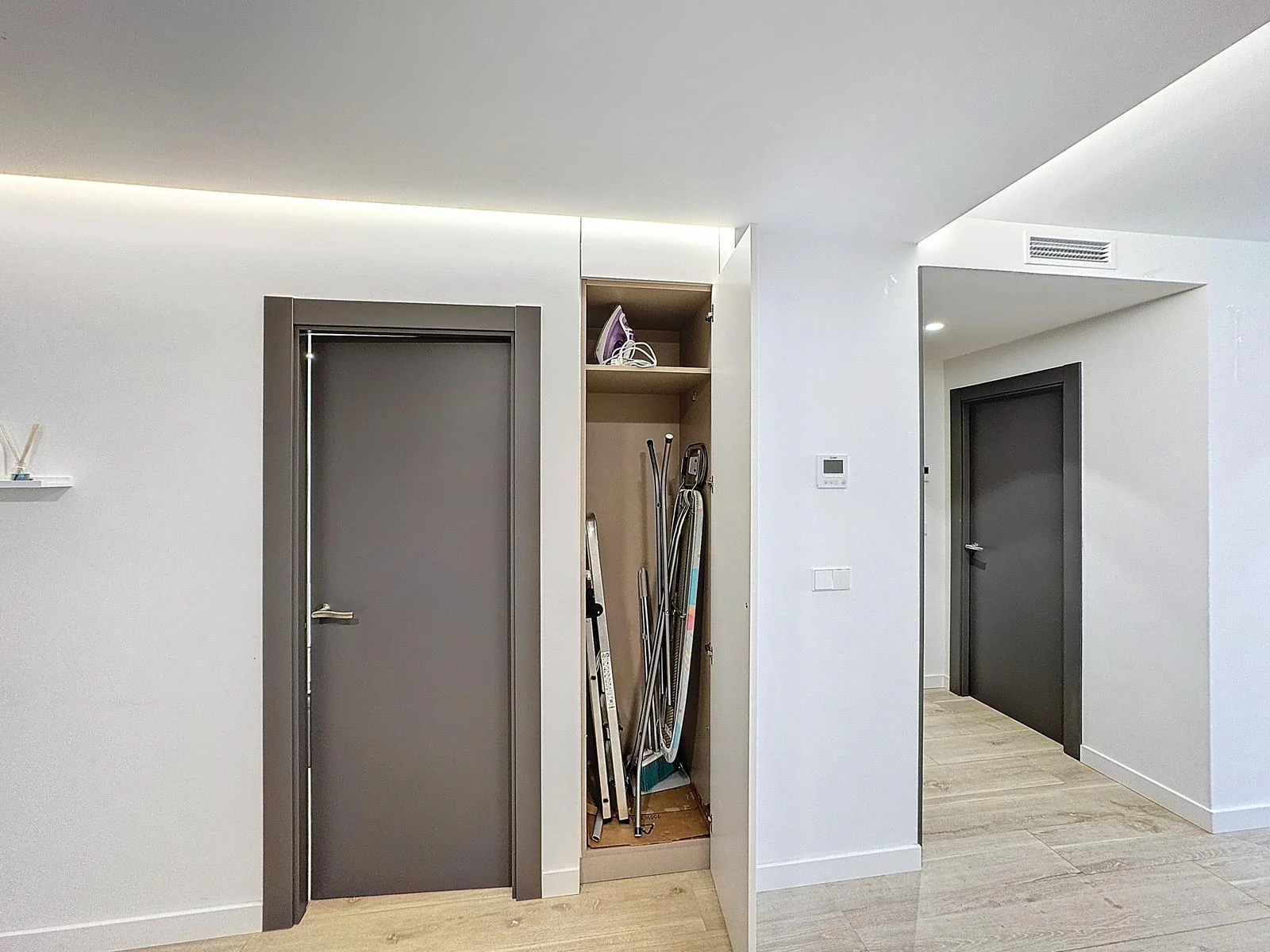 Cumbre del Sol, modern apartment with private garden