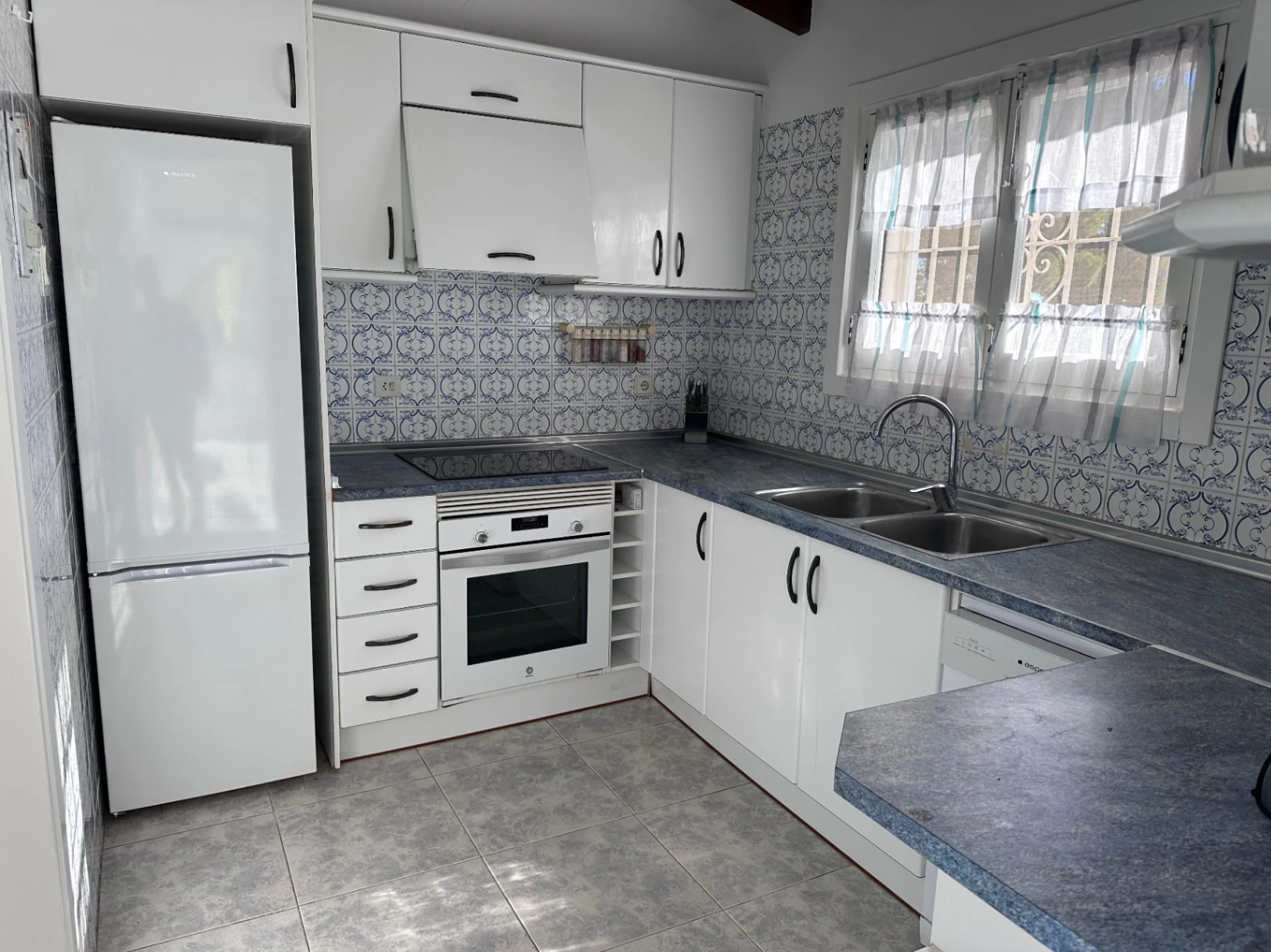 Villa de una sola planta con vistas al mar en venta en Moraira