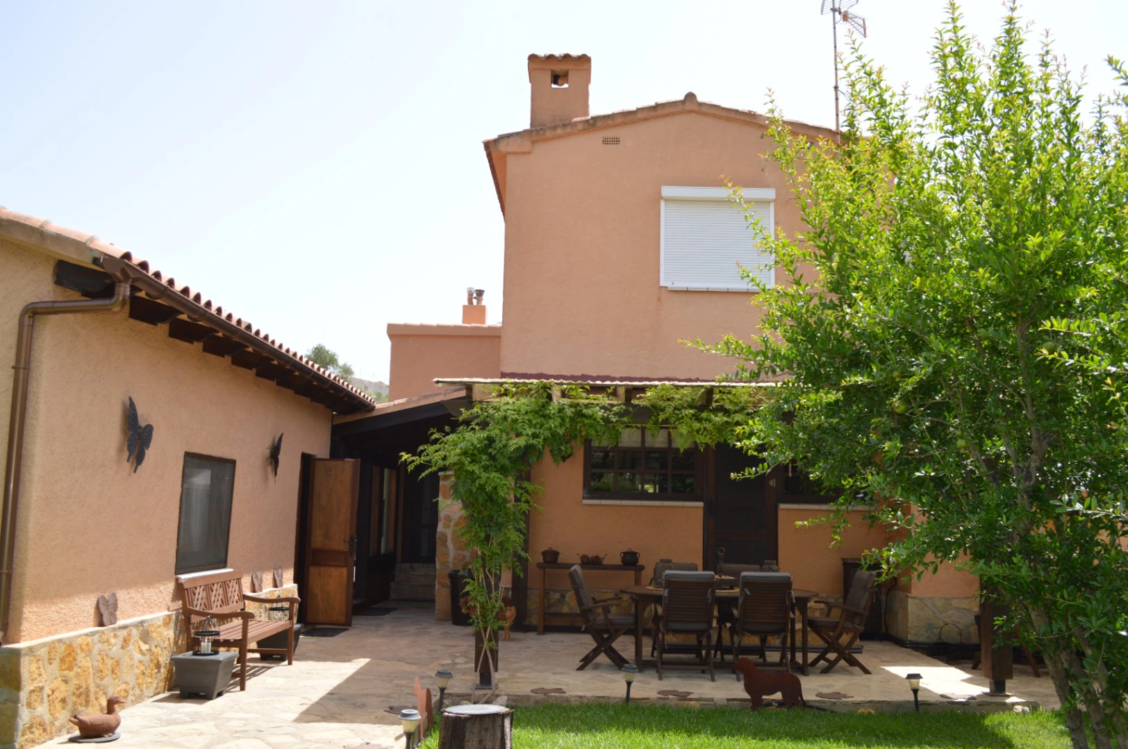 Villa for sale in Alcalali: Private, large south-facing plot, walking distance