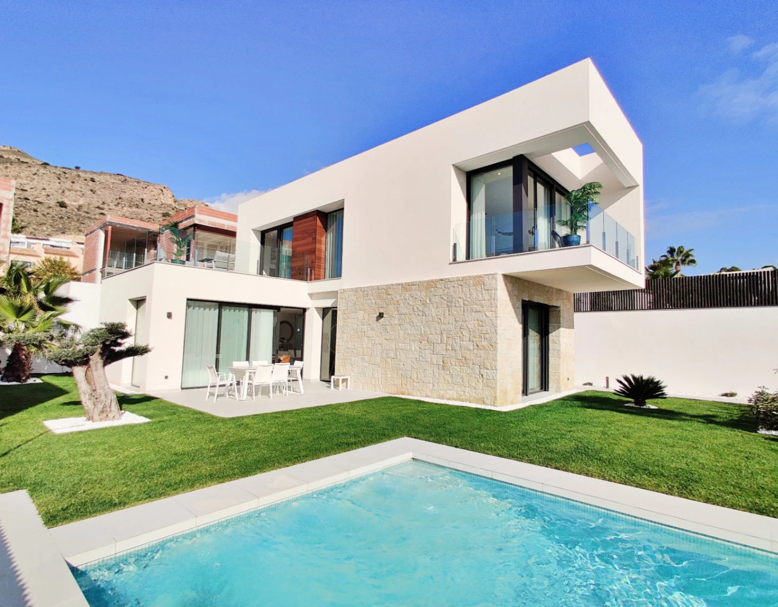 New Luxury Villa with Pool in Finestrat