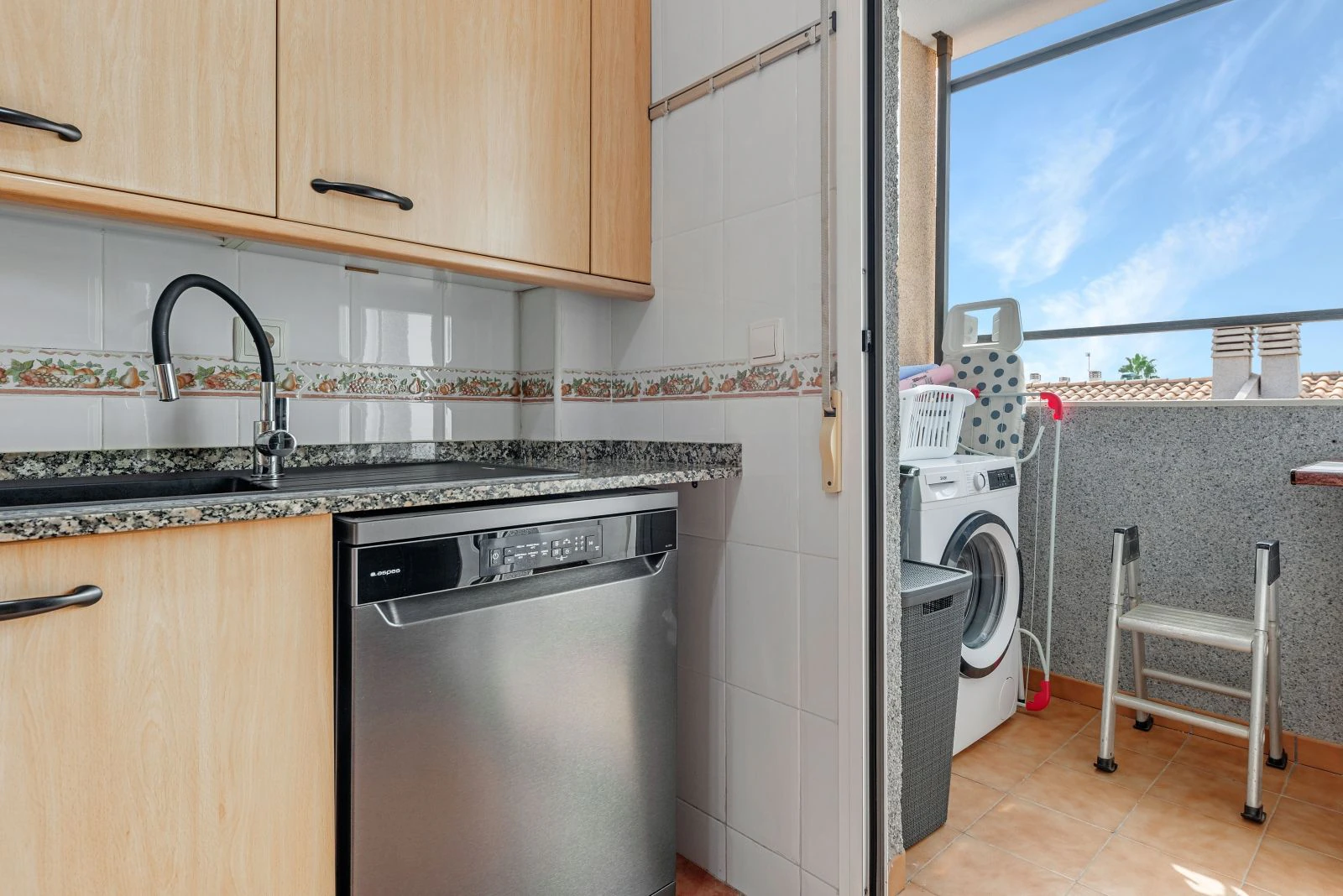 Exclusive penthouse with a large private terrace near the beach and amenities in Jávea.