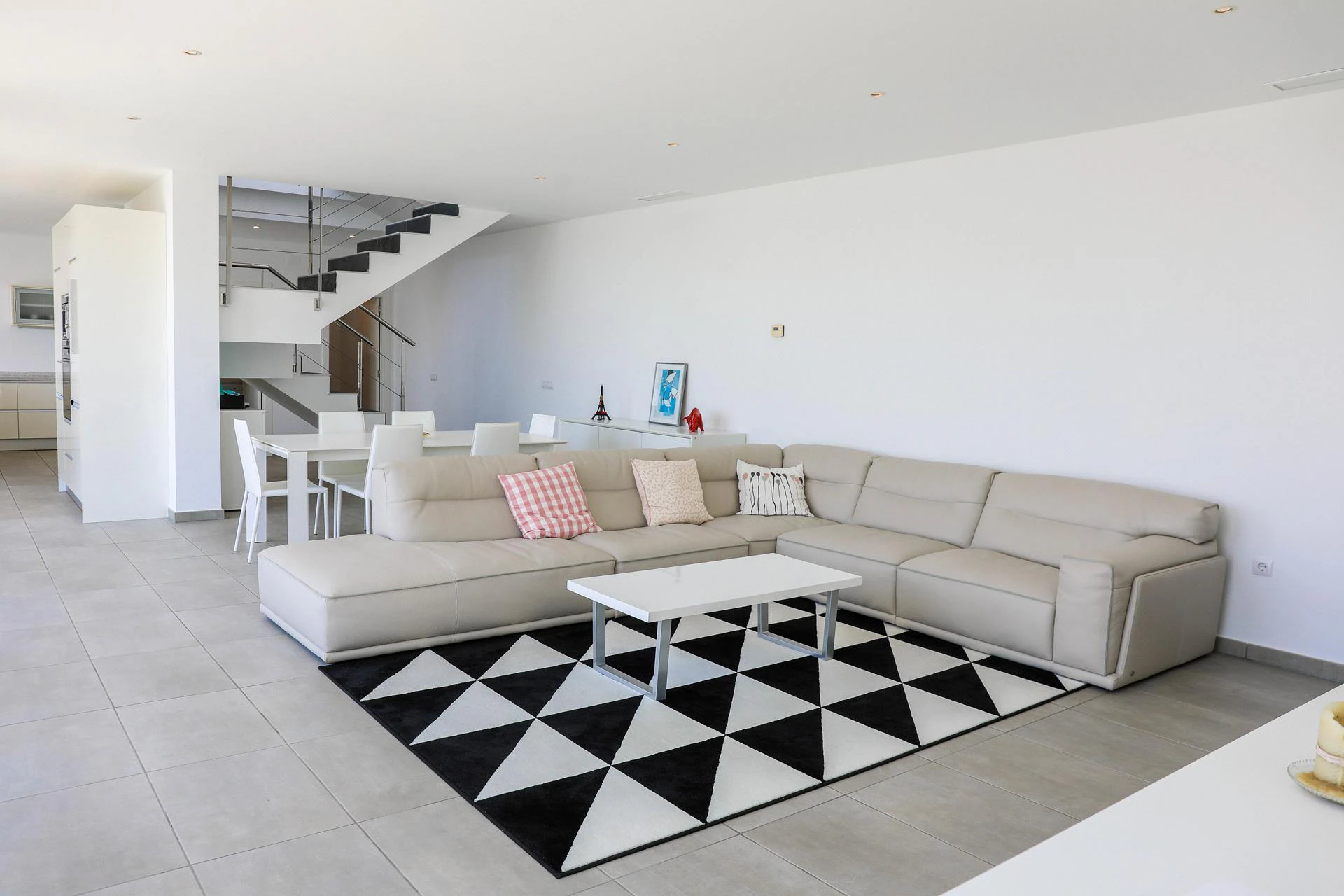 Moderne villa met panoramisch uitzicht