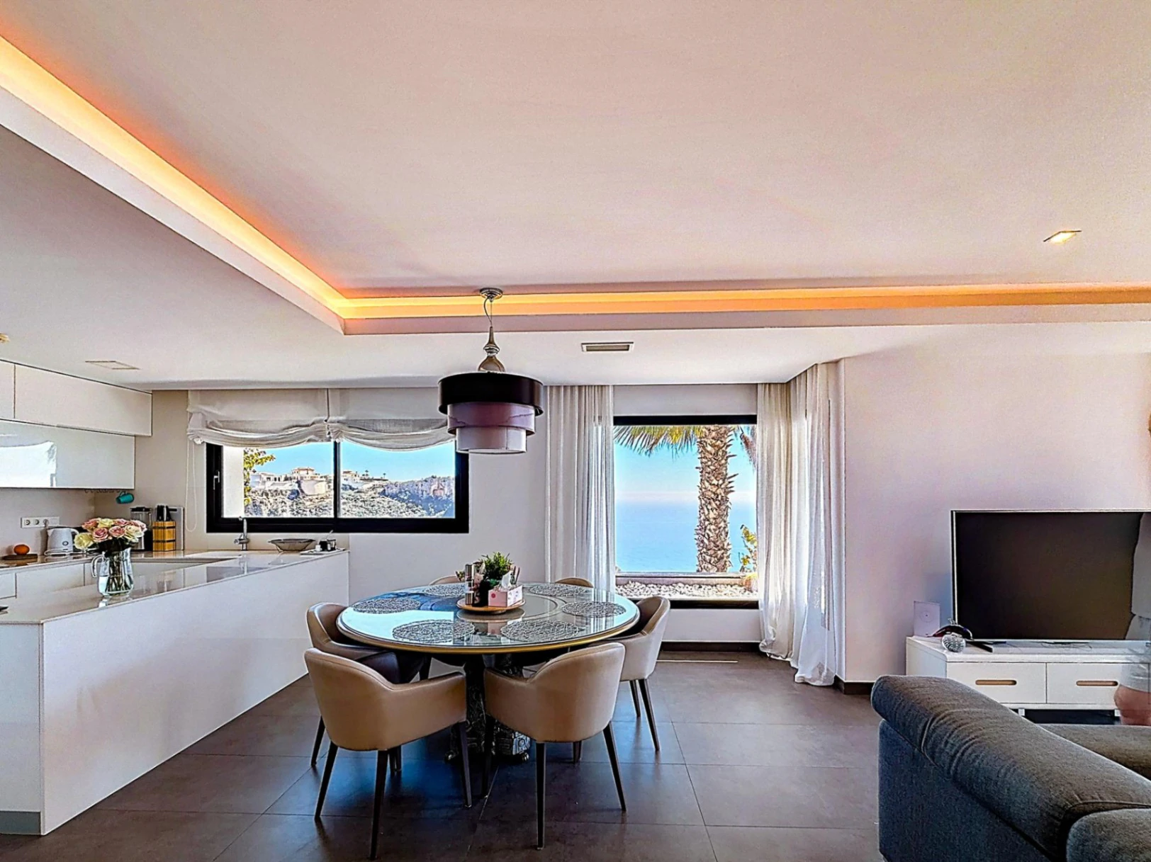 Cumbre del Sol moderne luxe appartement metSpectaculaire panoramisch uitzicht op de zee en de kliffen