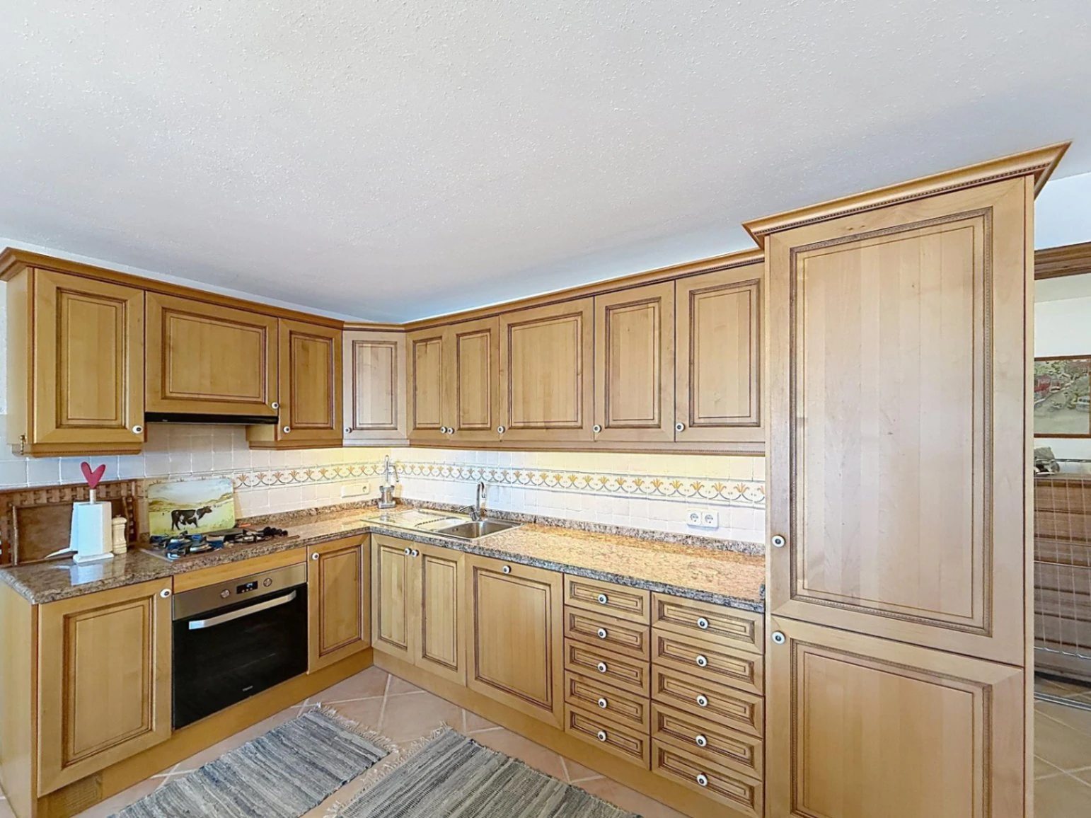 Cumbre del Sol villa with spectacular views of the sea and cliffs.