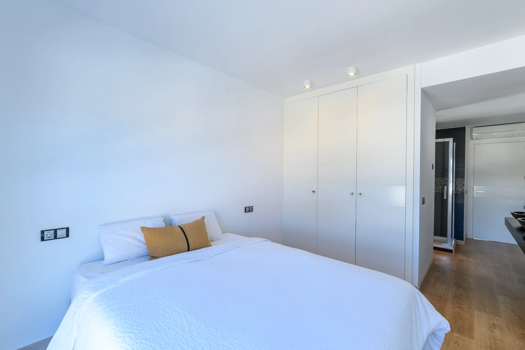 Modernes Haus in Albir – 3 Schlafzimmer, eigenes Grundstück und fußläufig zur Stadt