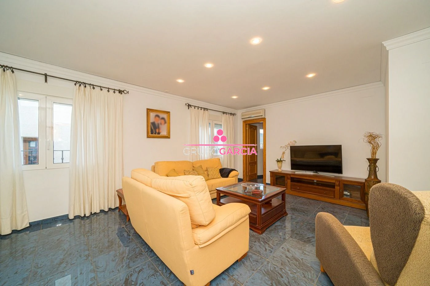 Commercial premises for sale in Alcalali