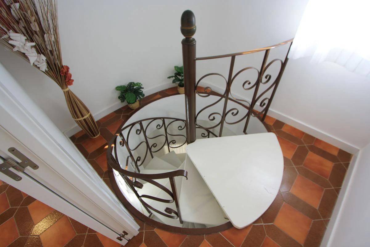 VILLA WITH MOUNTAIN VIEWS IN DÉNIA