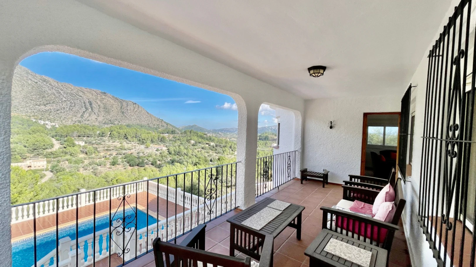 Villa for sale in Benigembla: Peaceful, rural, completely private