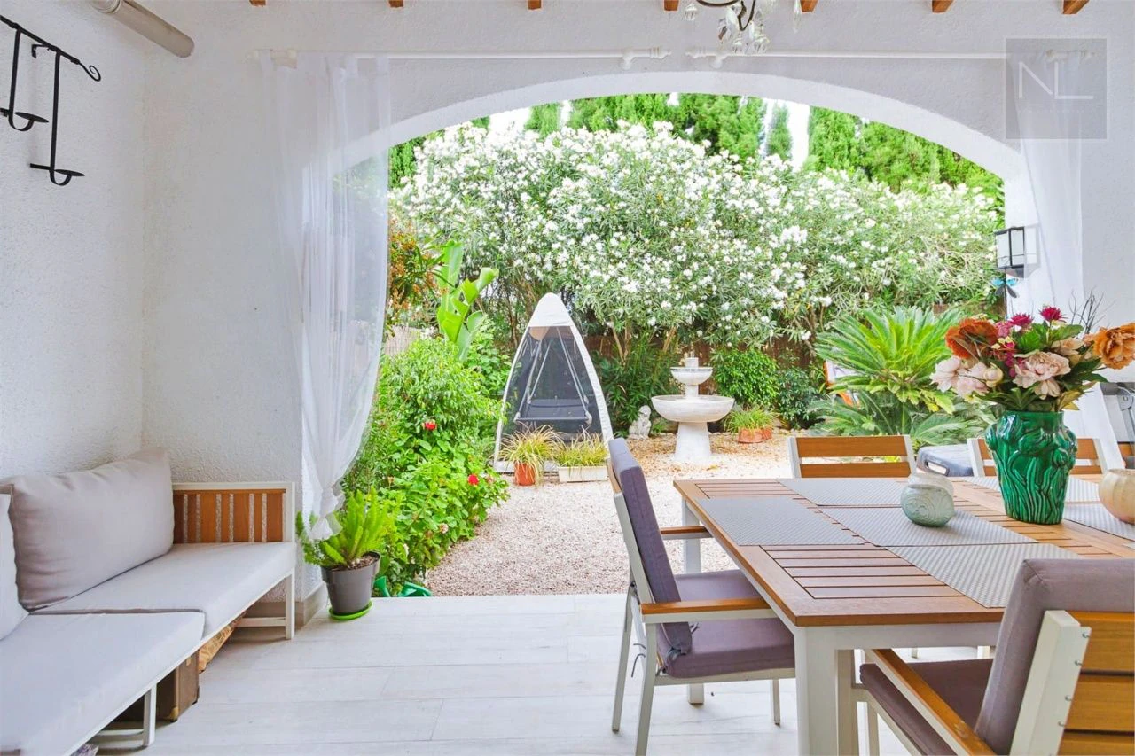 Half vrijstaande villa te koop in Pedreguer