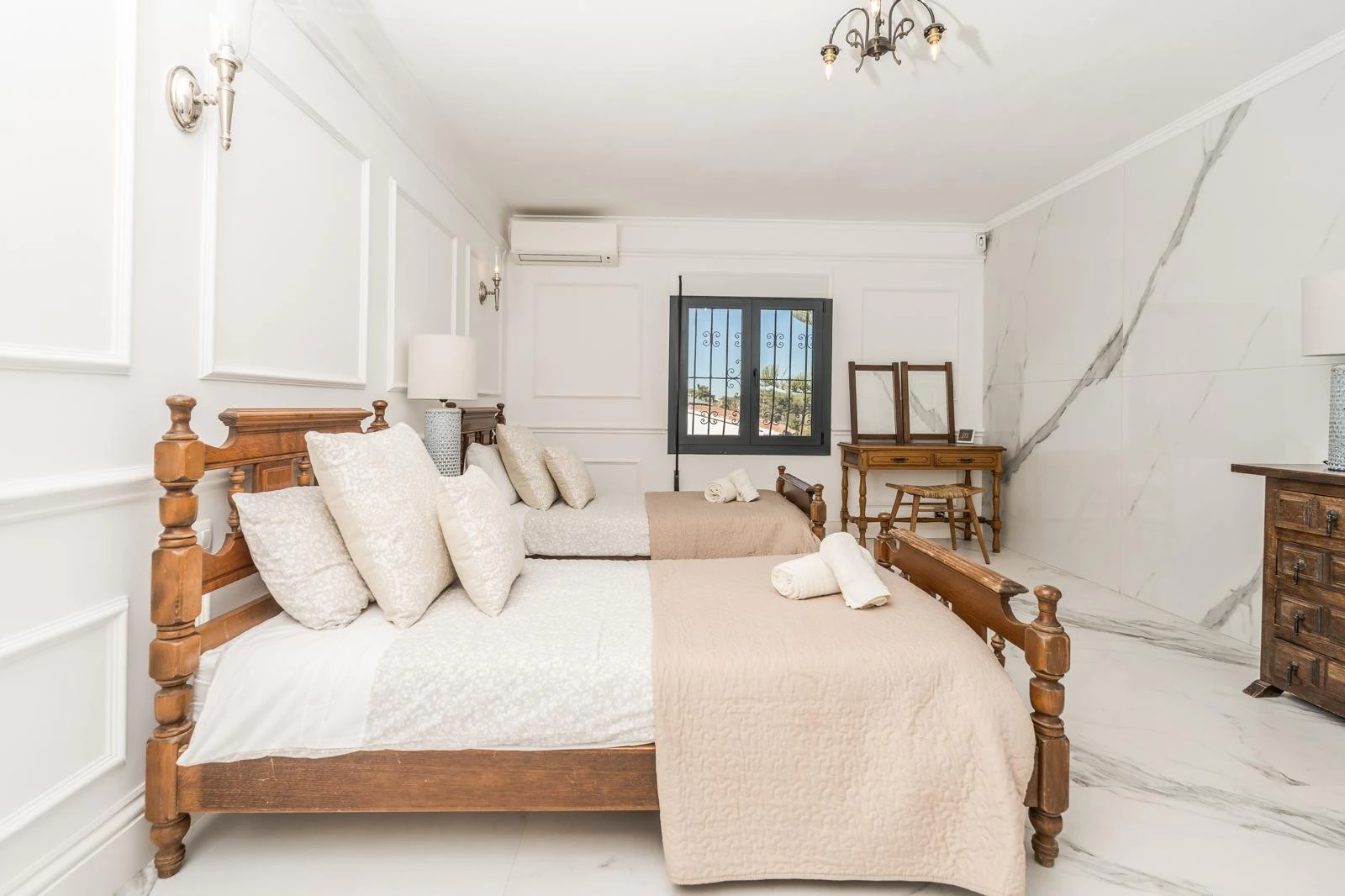 Luxury villa for sale in Jávea with pool, sea views, and independent apartment – Balcón al Mar, Costa Blanca