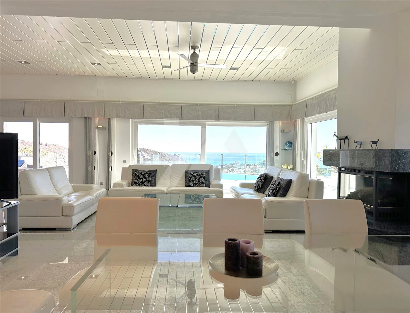Villa met panoramisch zeezicht te koop in Moraira, Costa Blanca.