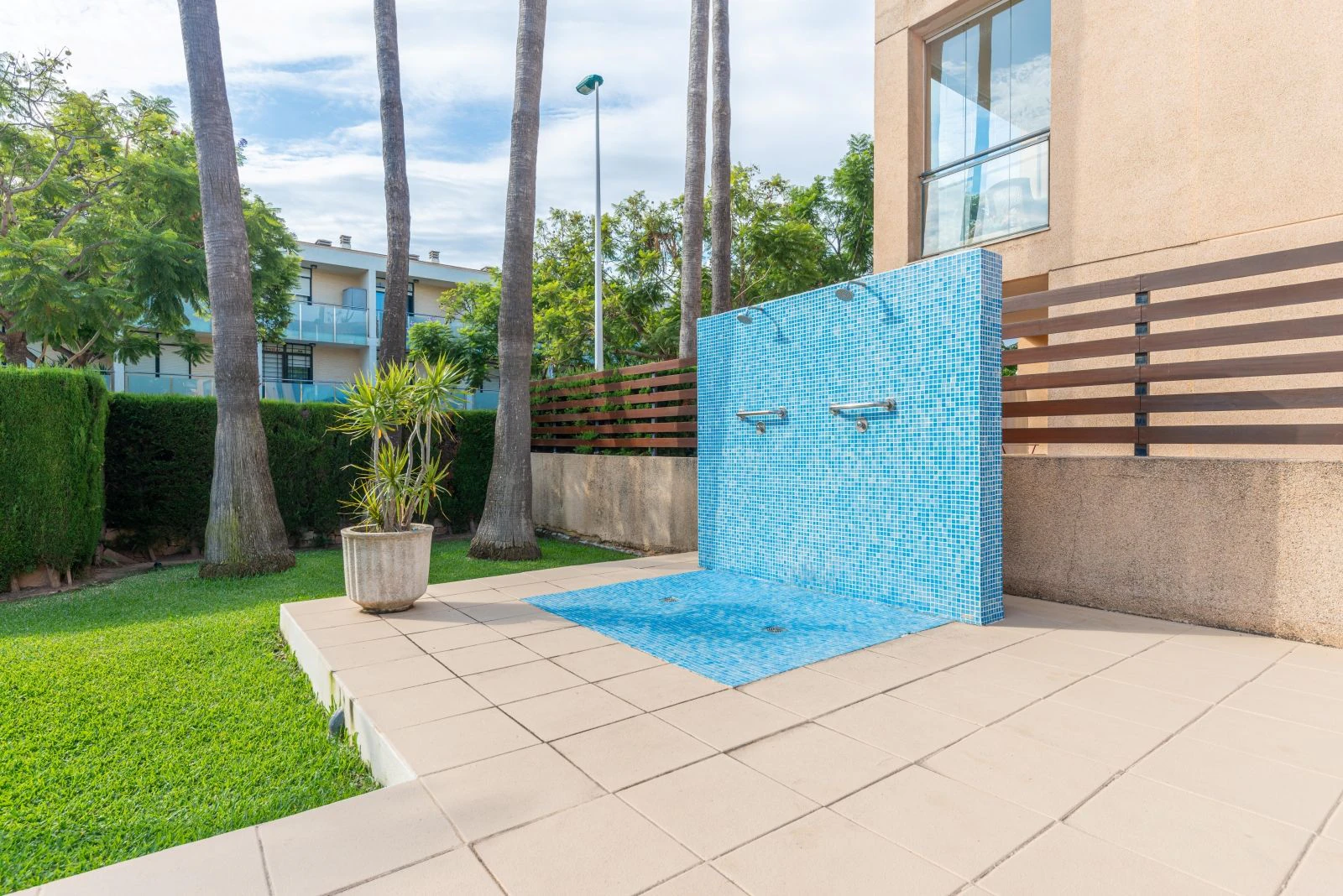 Exclusive penthouse with a large private terrace near the beach and amenities in Jávea.