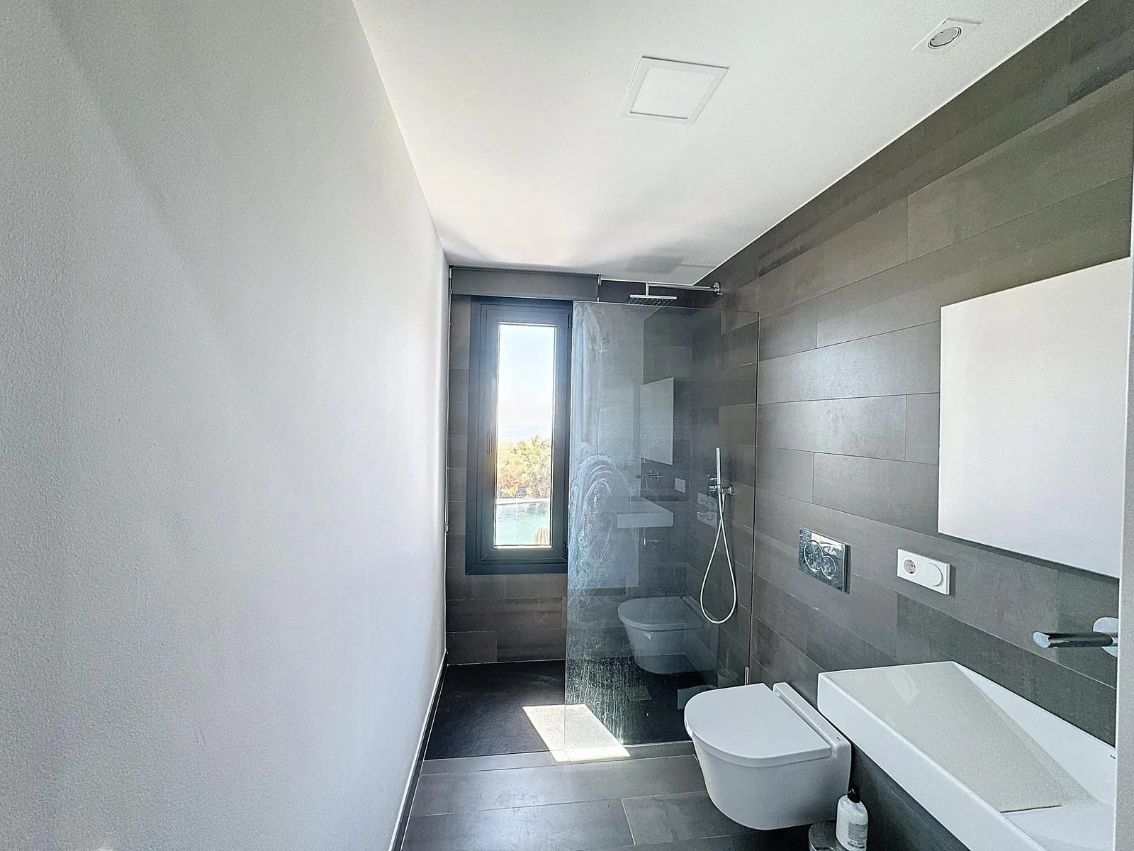 Cumbre del Sol Refurbished villa with sea views