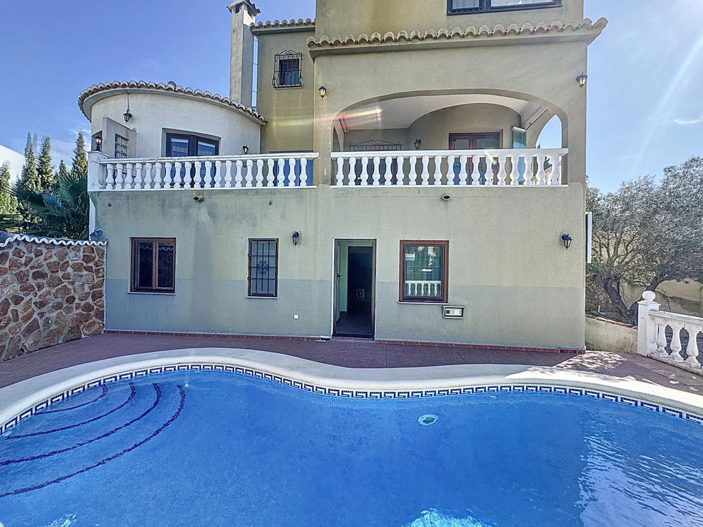 Villa Cumbre del Sol met uitzicht op zee en privézwembad