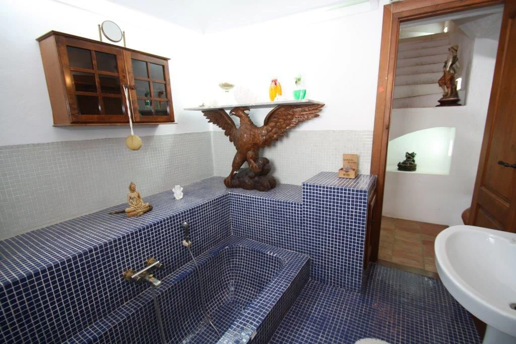 Double-Level 3 Bedroom House Pueblo Alcasar Pool Gardens & Facilities
