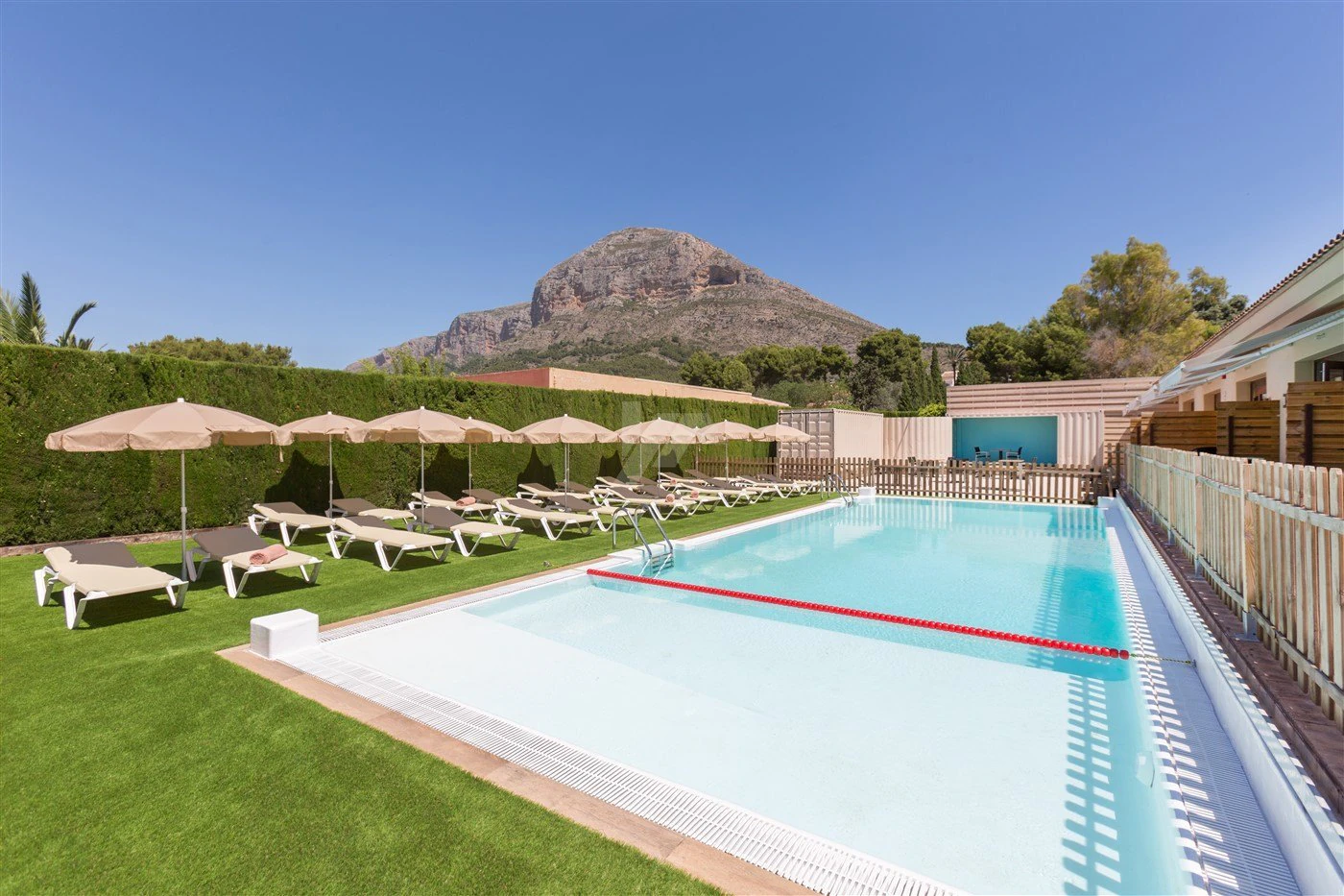 Nice hotel for sale in Jávea.