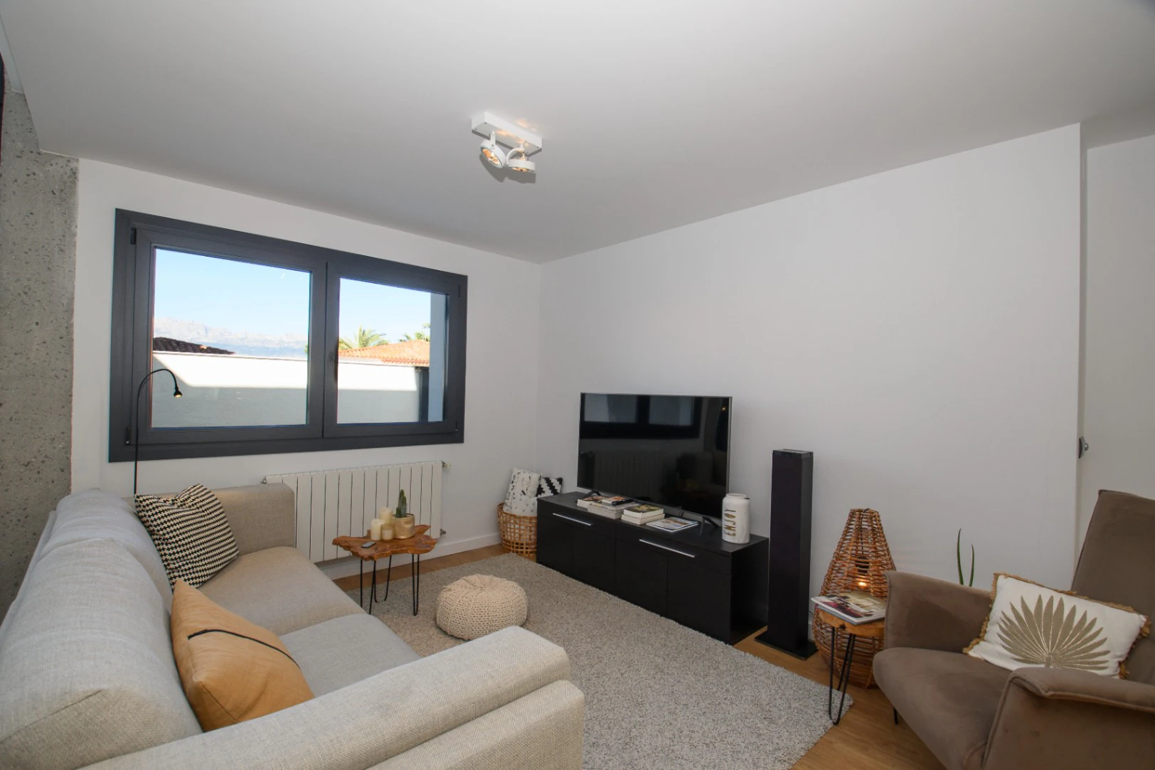 Modernes Haus in Albir – 3 Schlafzimmer, eigenes Grundstück und fußläufig zur Stadt