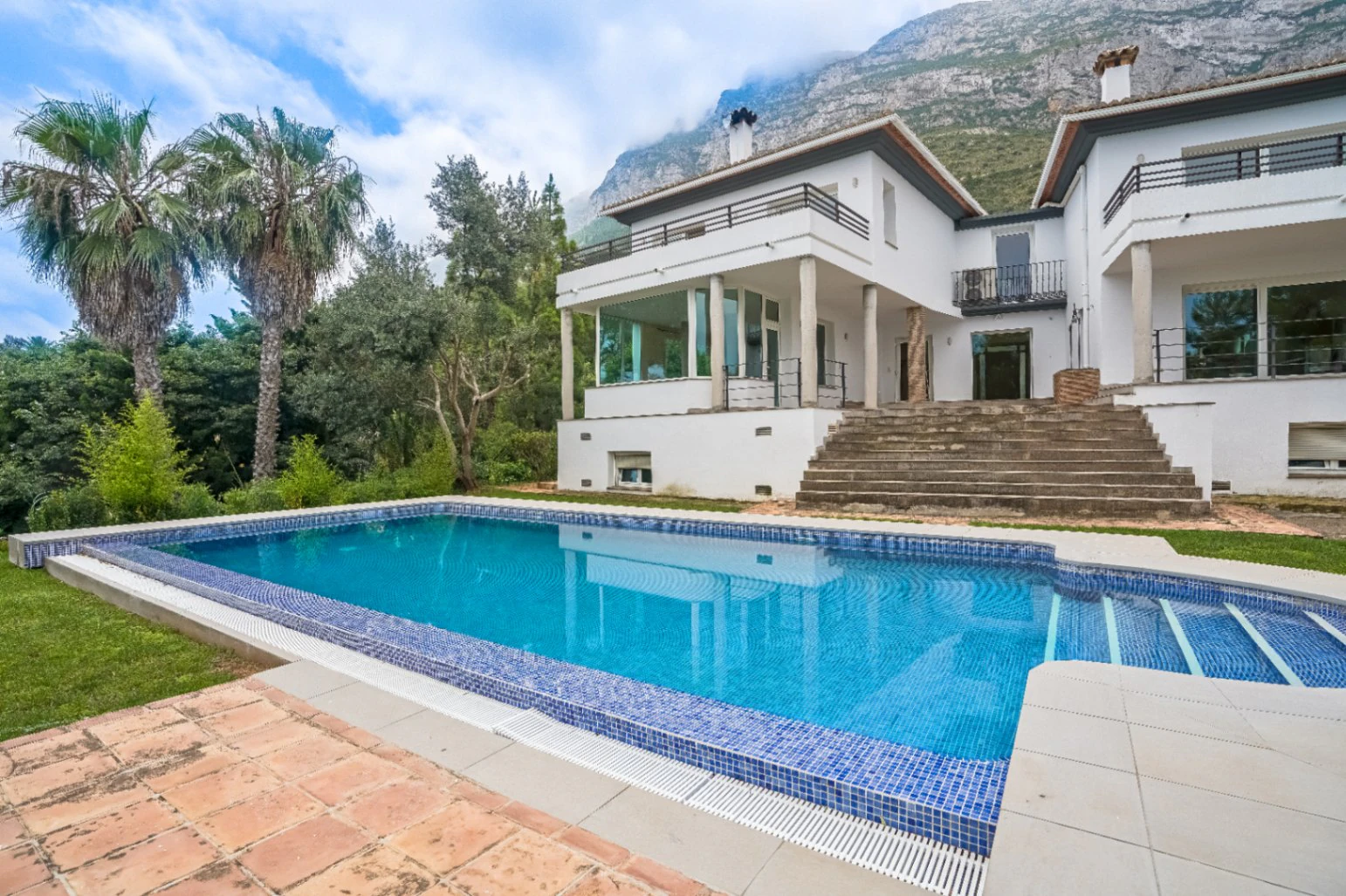 Villa avec vue sur la mer et en plein parc naturel du Montgó, à Dénia