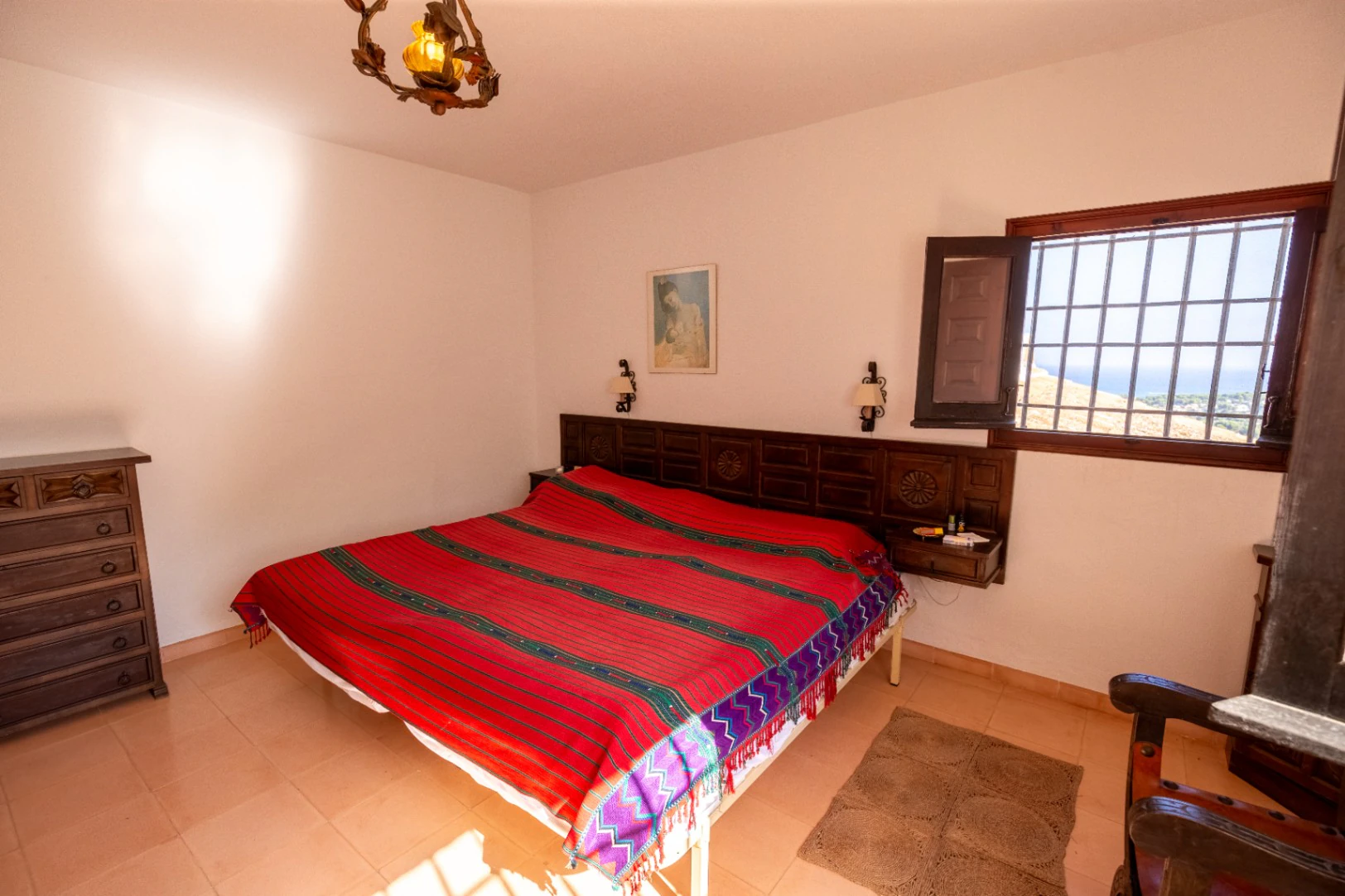 Villa with spectacular sea views in the 'El Tosalet' urbanization in Jávea.