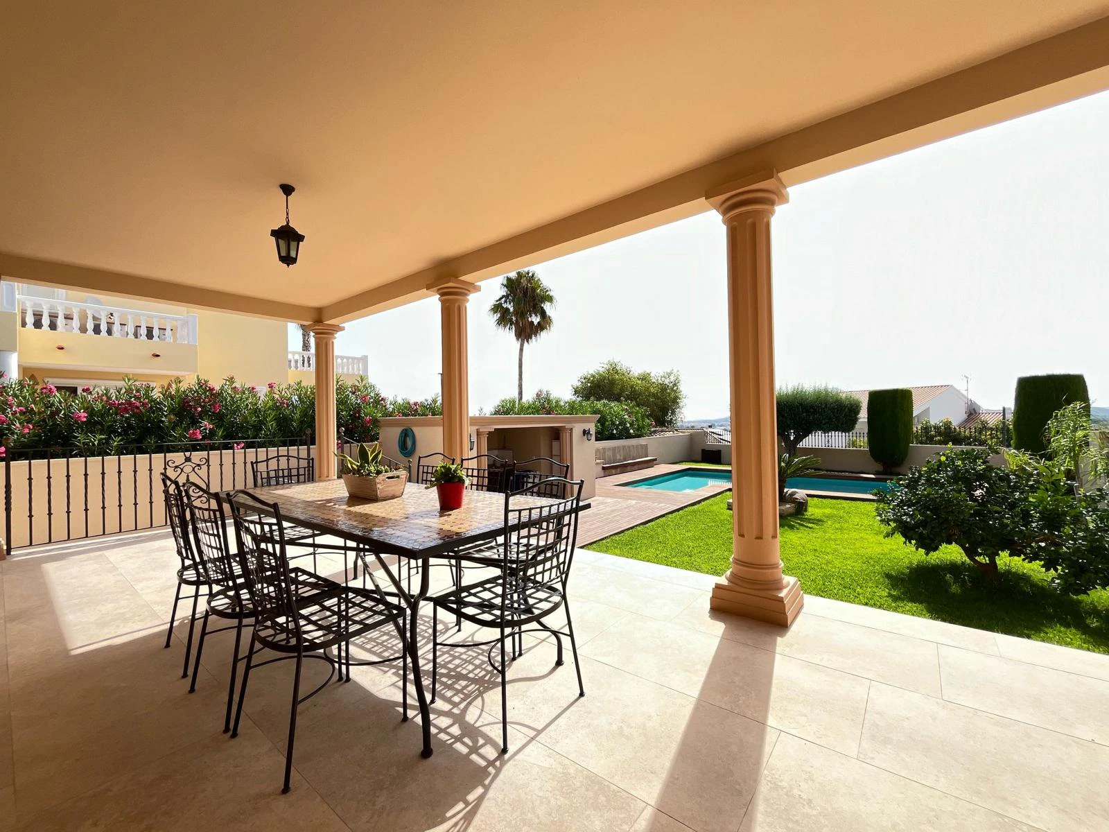 Villa moderne avec jardin privé et garage à Beniarbeig
