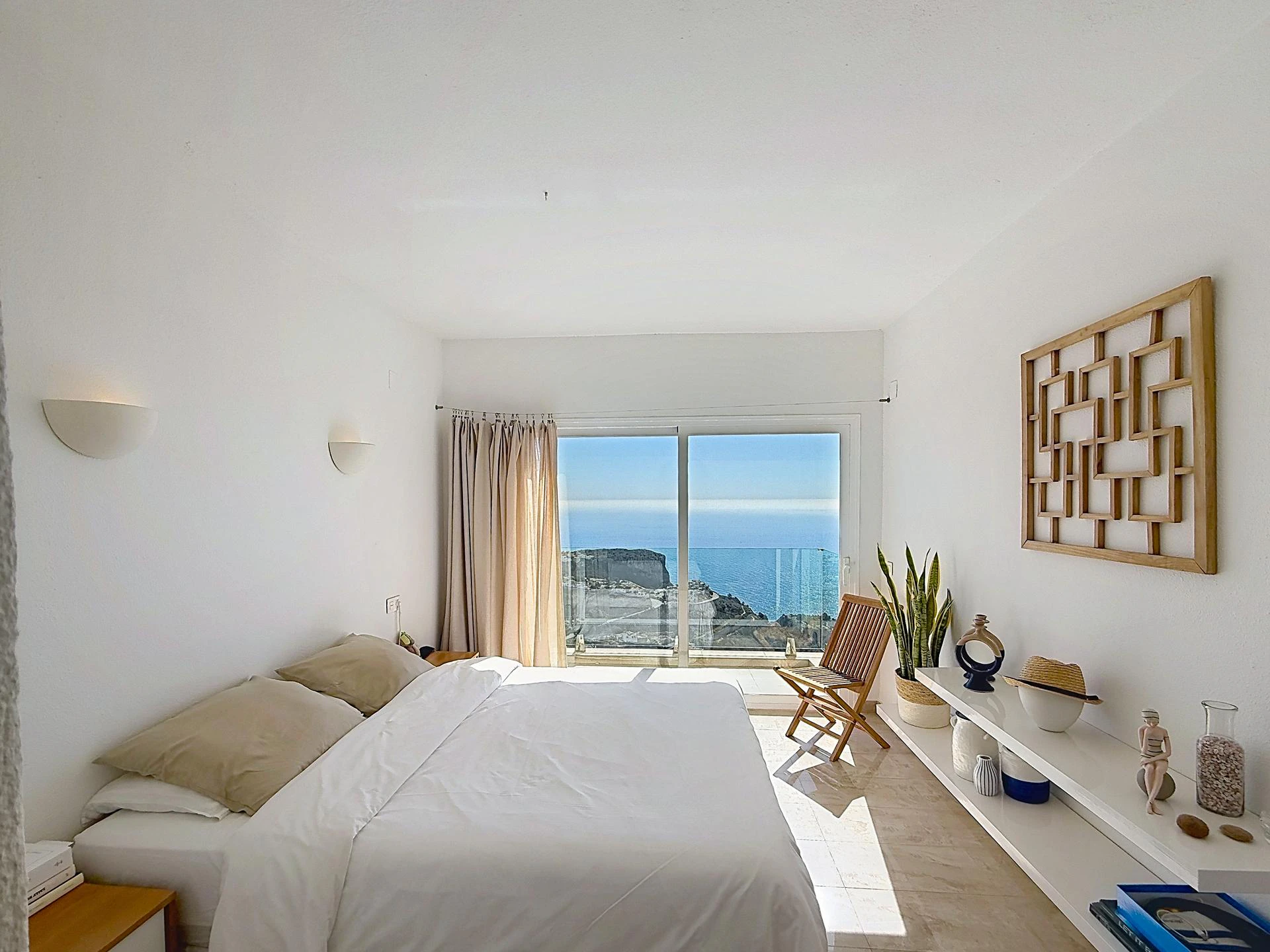 Cumbre del Sol villa renovated with spectacular sea views