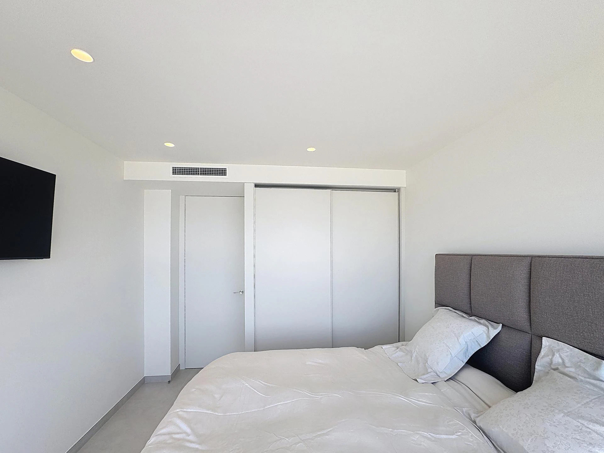 Cumbre del Sol Luxury villa with panoramic views in Jazmines residential area