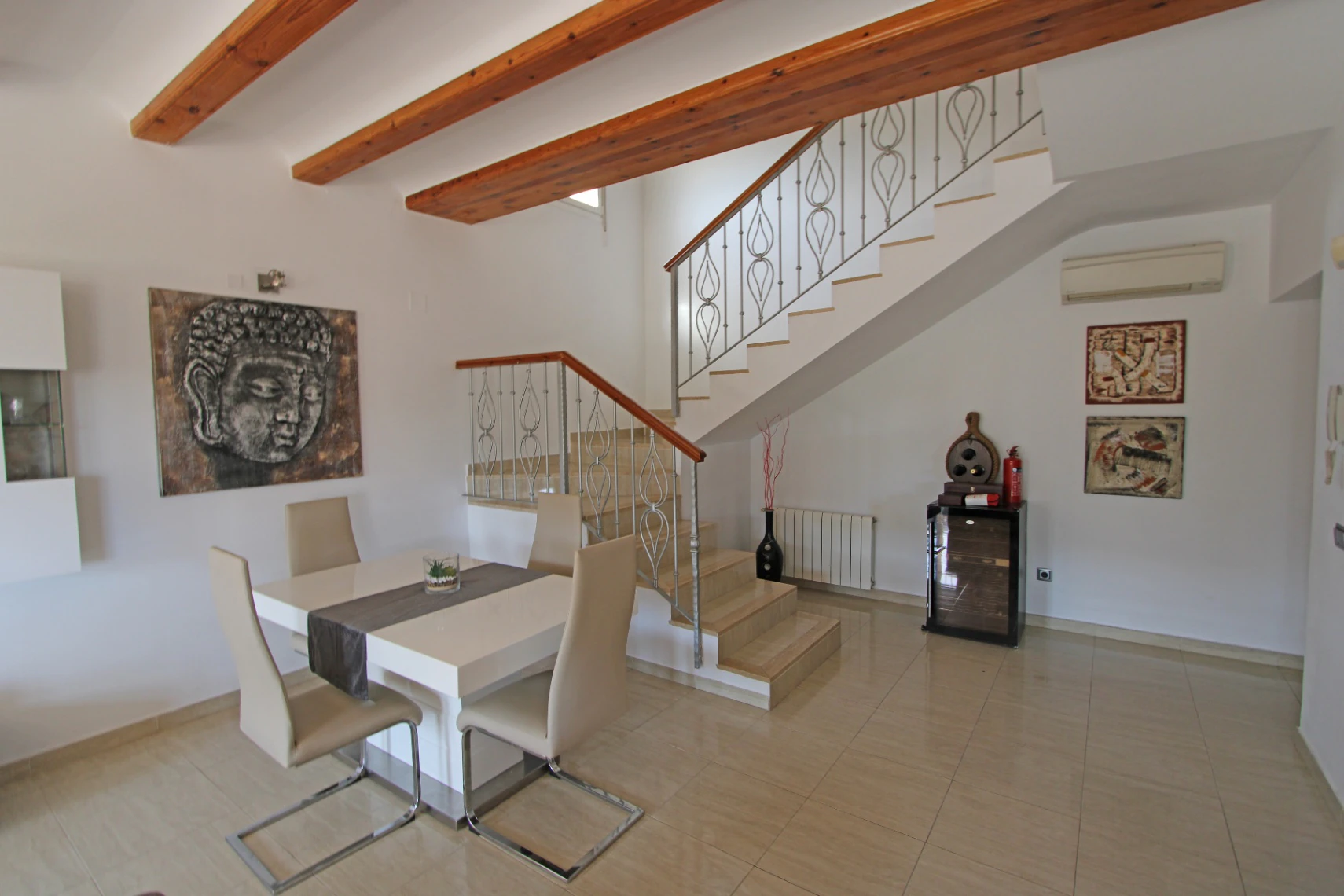 Villa zum Verkauf in Orba mit fantastischer Aussicht