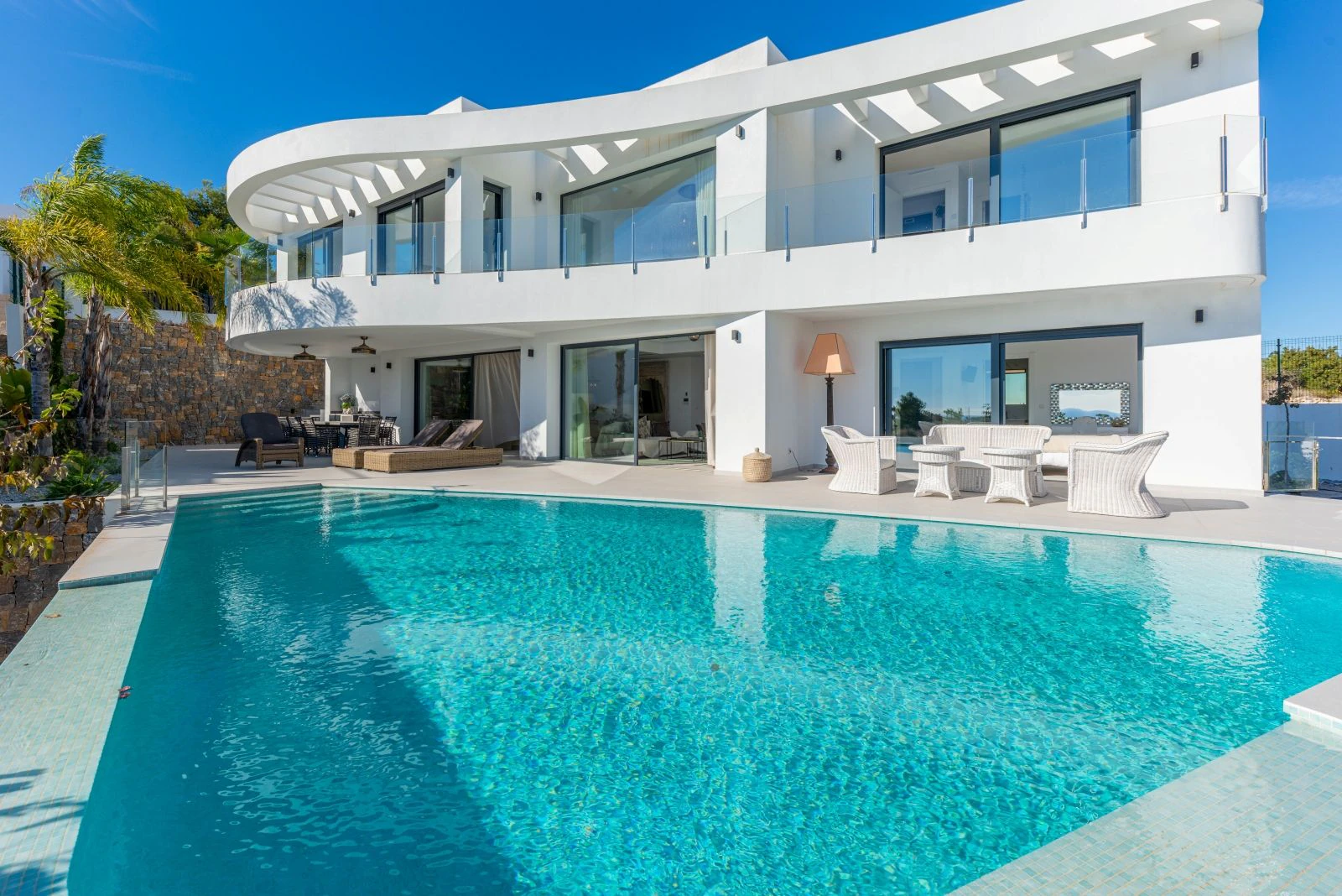 Impressive modern villa with sea views and total luxury