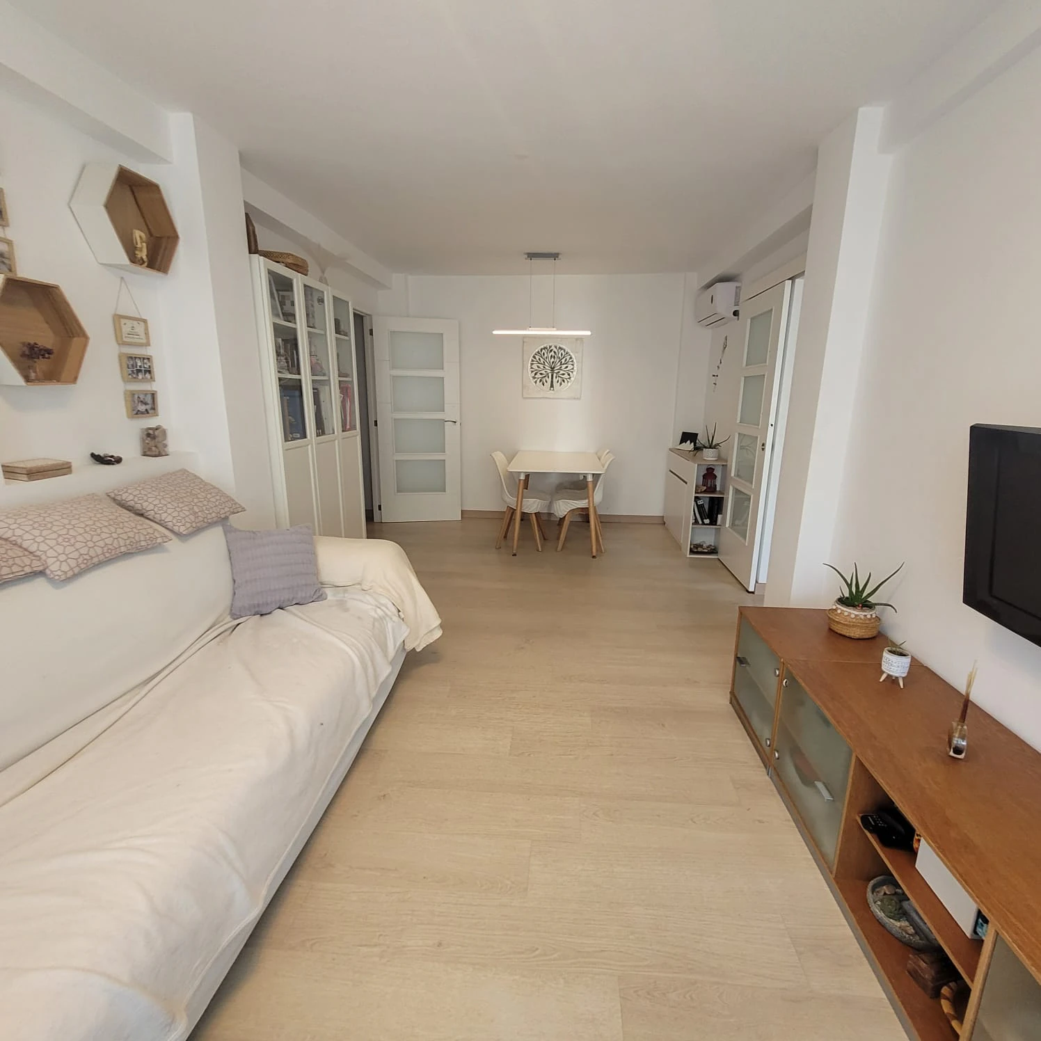 Renovated 2-Bedroom Apartment for Sale Near Arenal Beach, Jávea