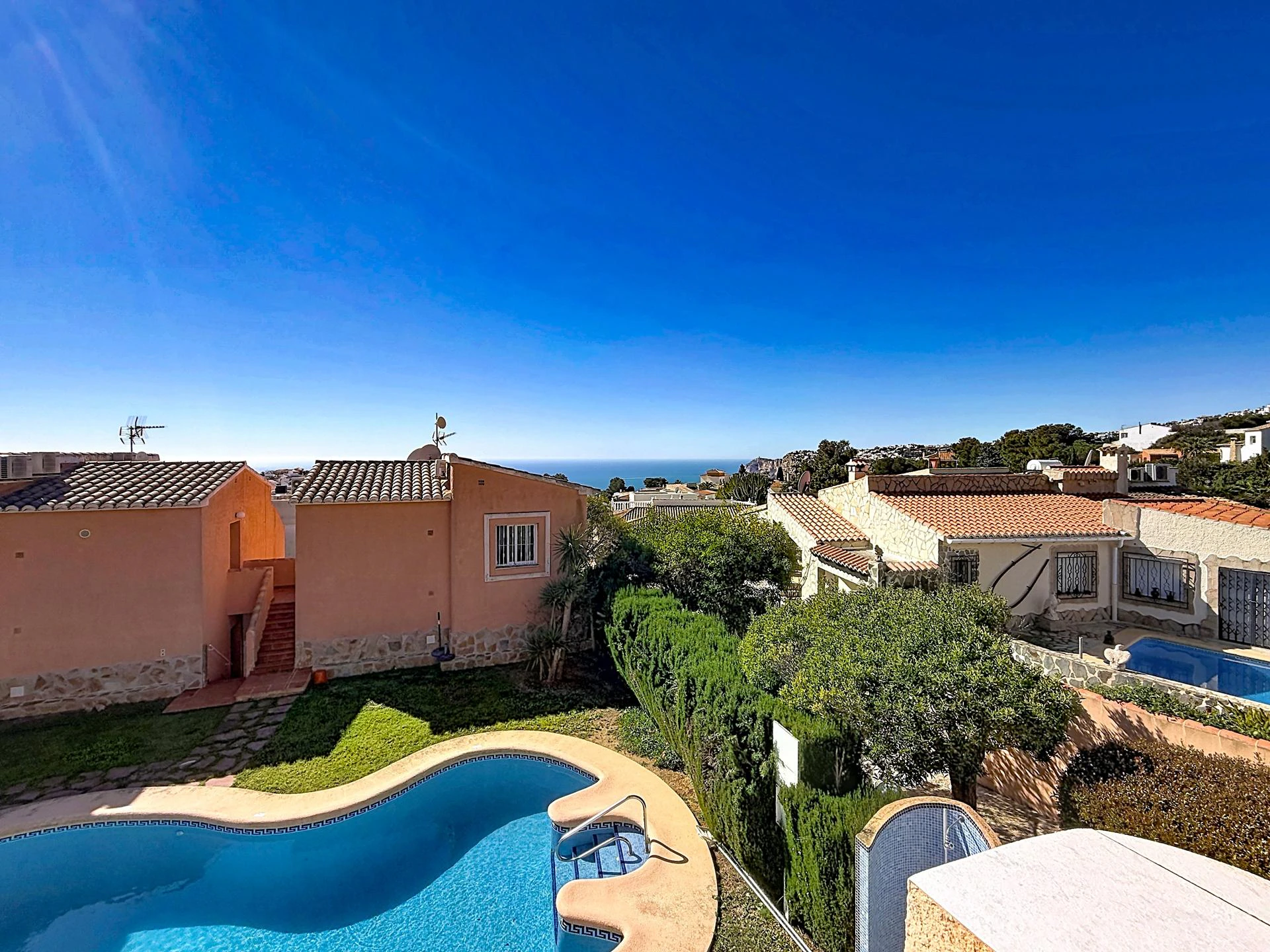 Cumbre del Sol appartement gerenoveerd met uitzicht op zee