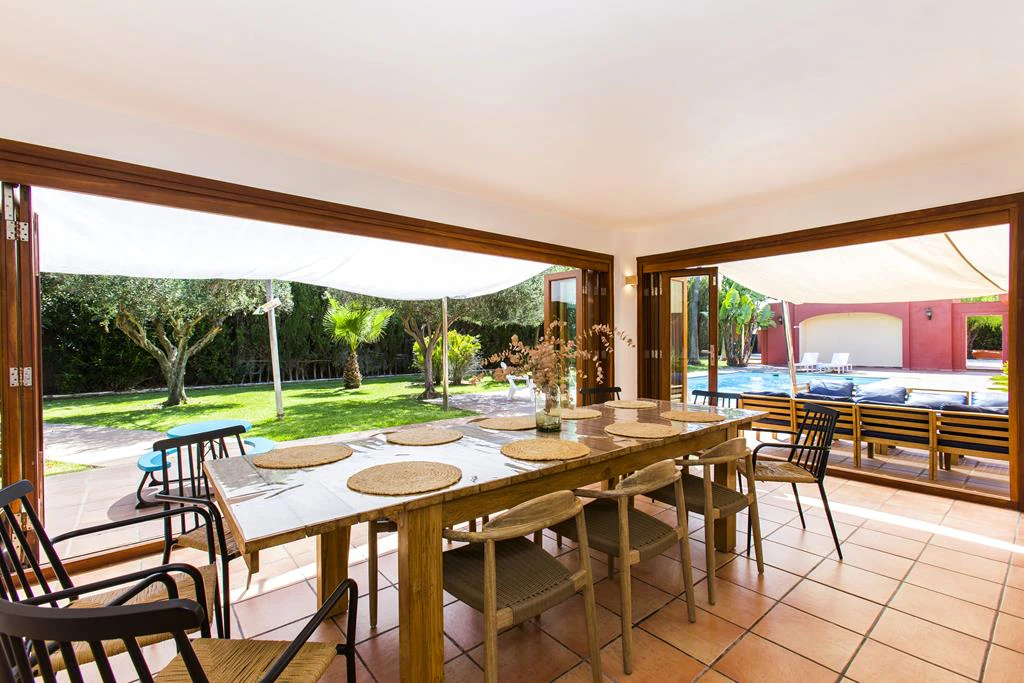 Villa with direct access to one of the best beaches in Dénia